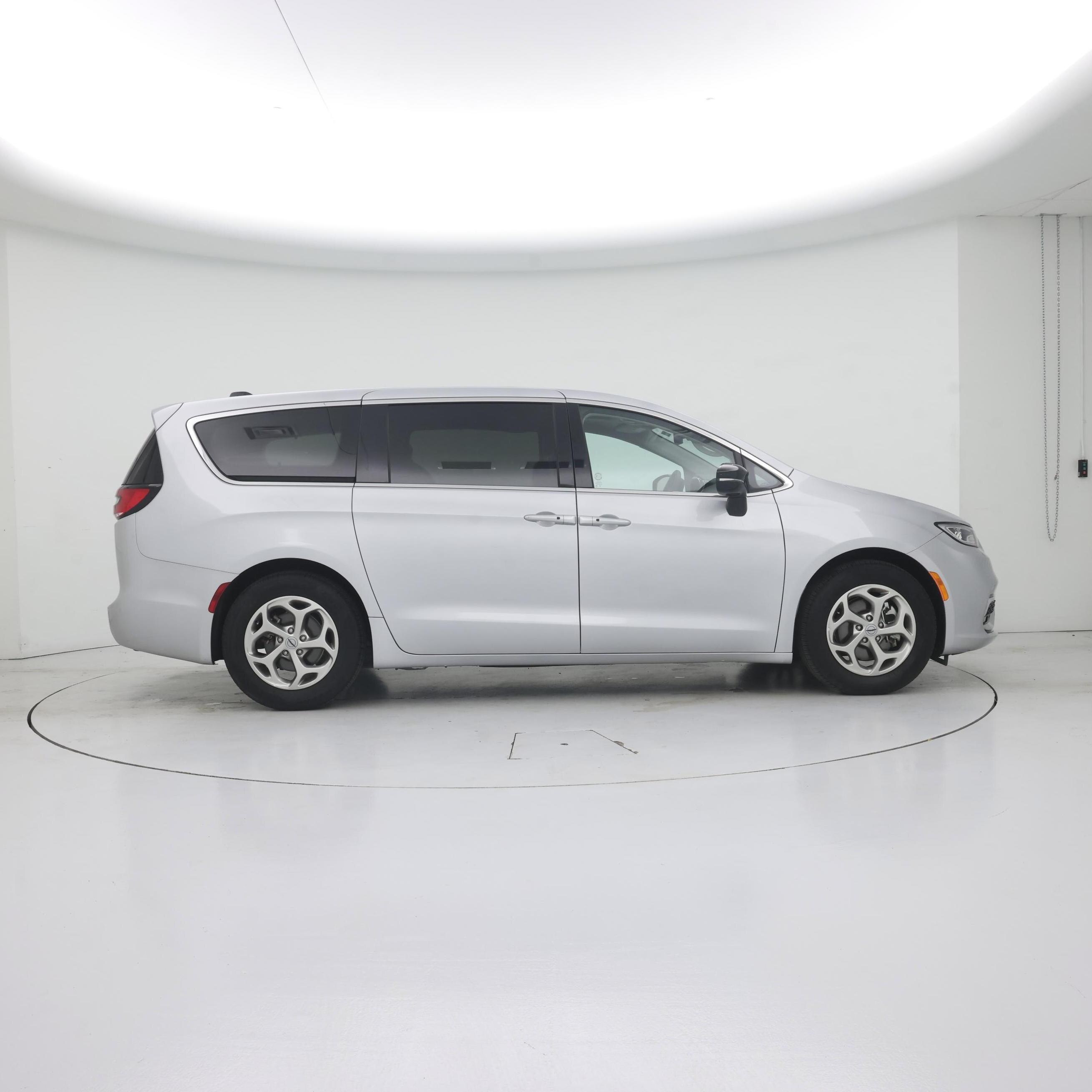 Thumbnail: 2024 Chrysler Pacifica - 7