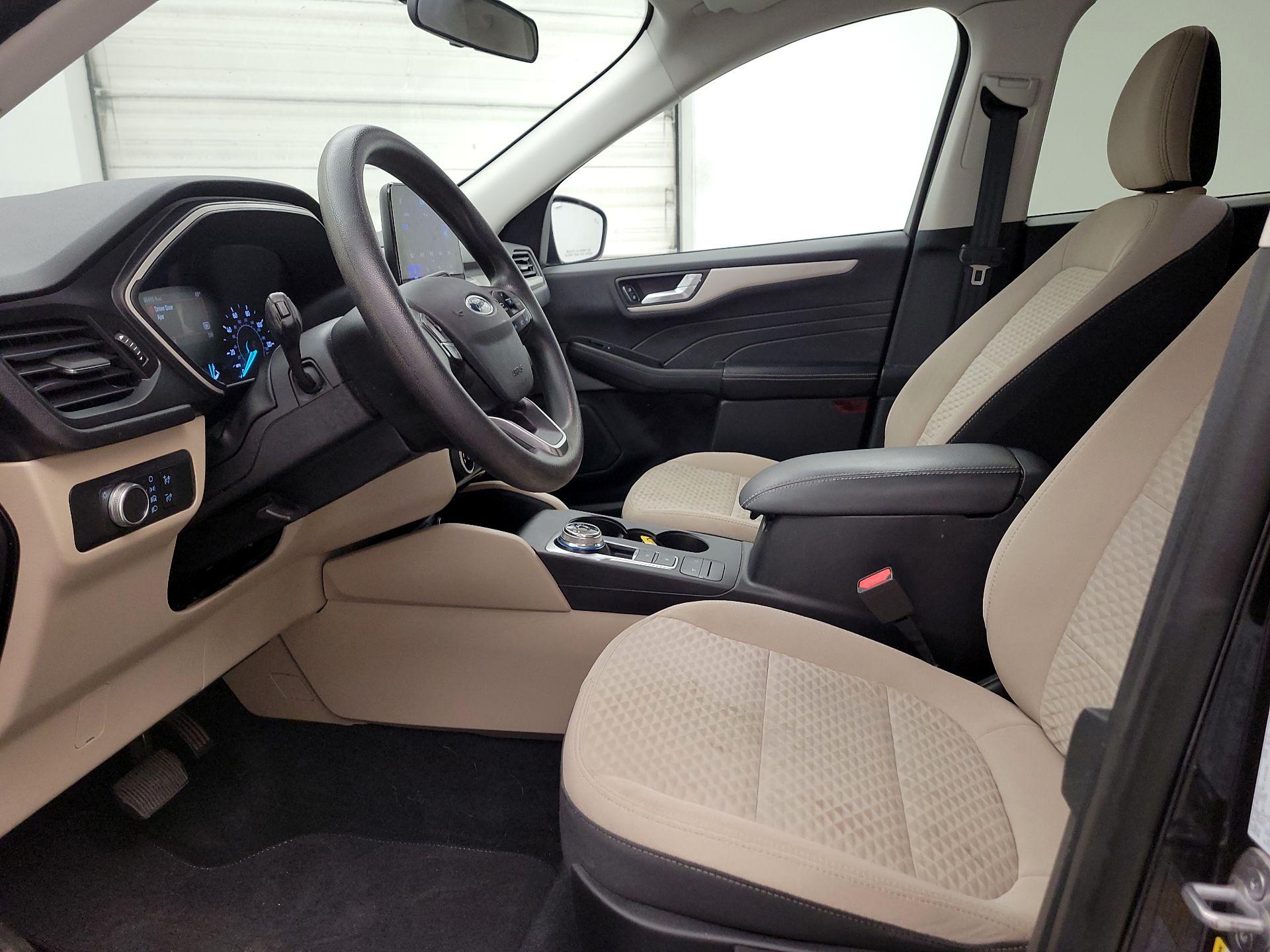 Thumbnail: 2021 Ford Escape - 11