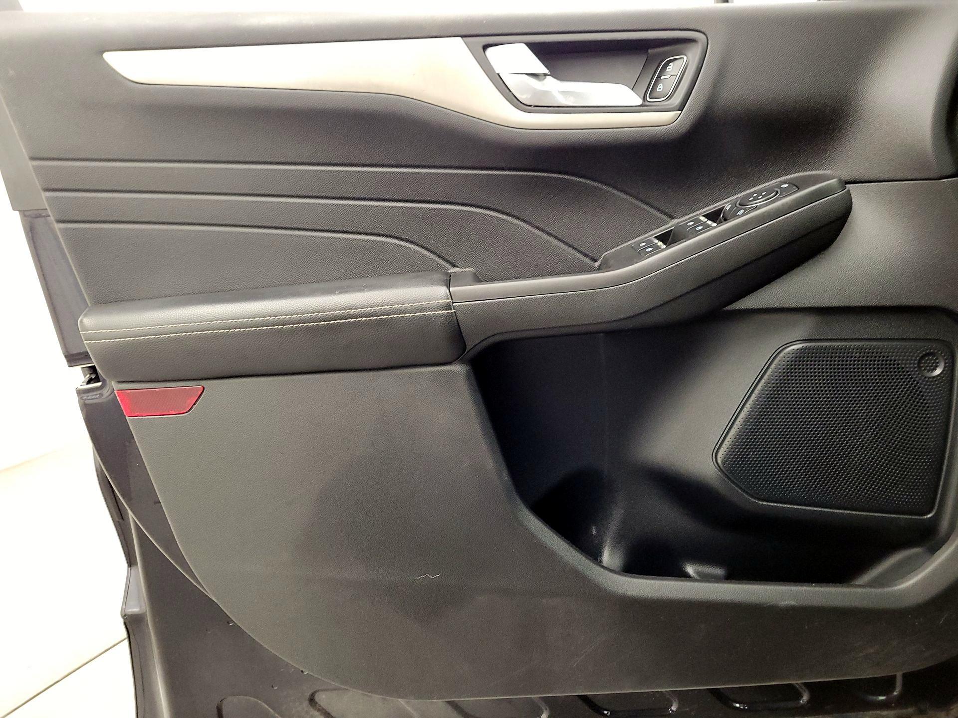 Thumbnail: 2021 Ford Escape - 12