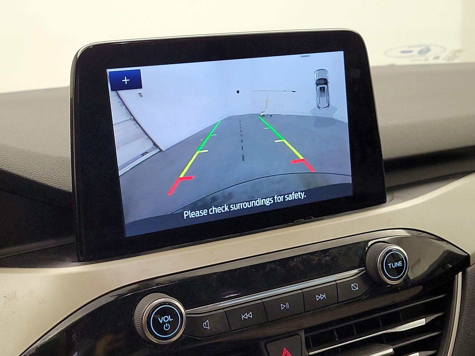 Thumbnail: 2021 Ford Escape - 14