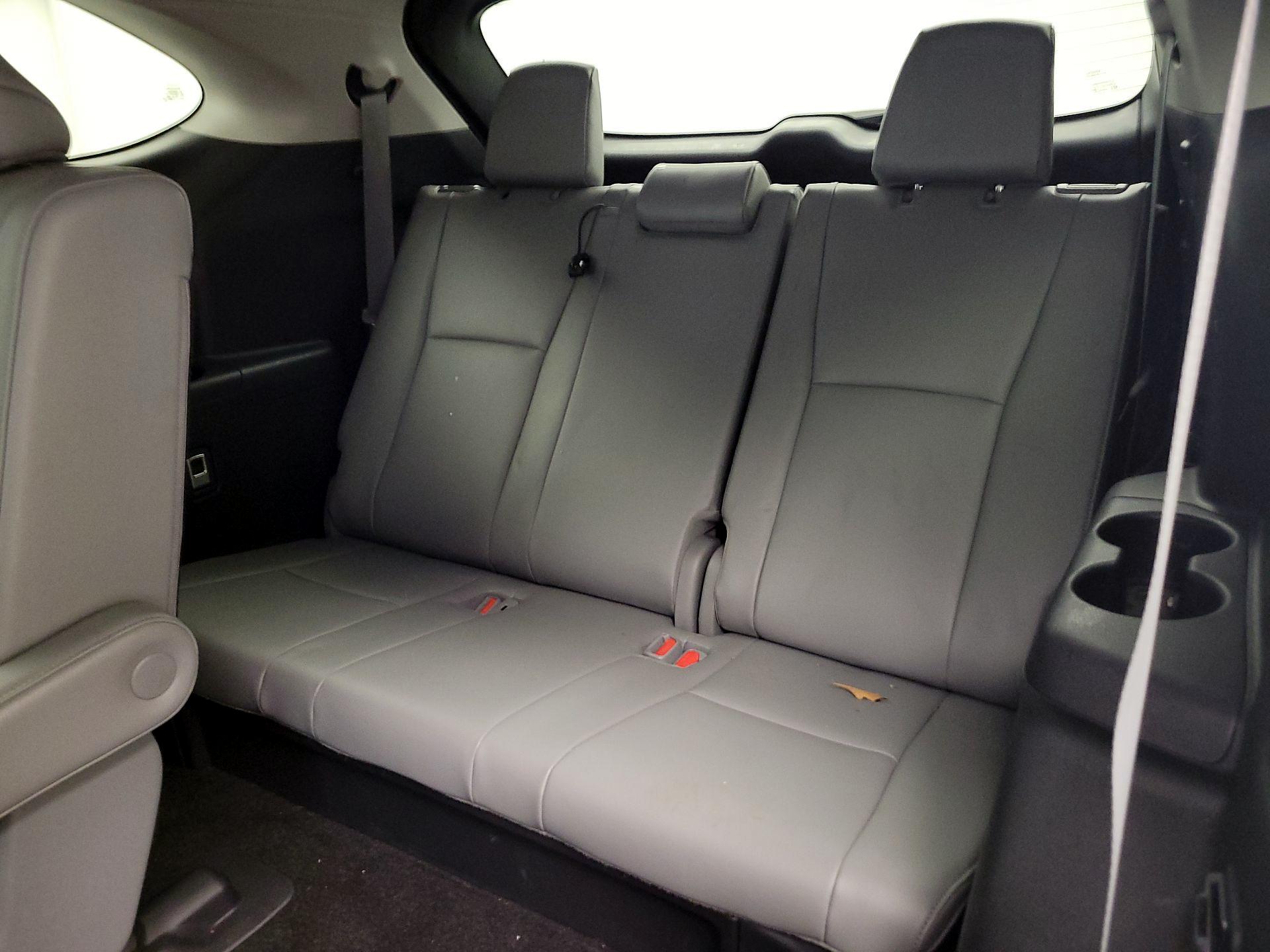 Thumbnail: 2023 Toyota Highlander - 20