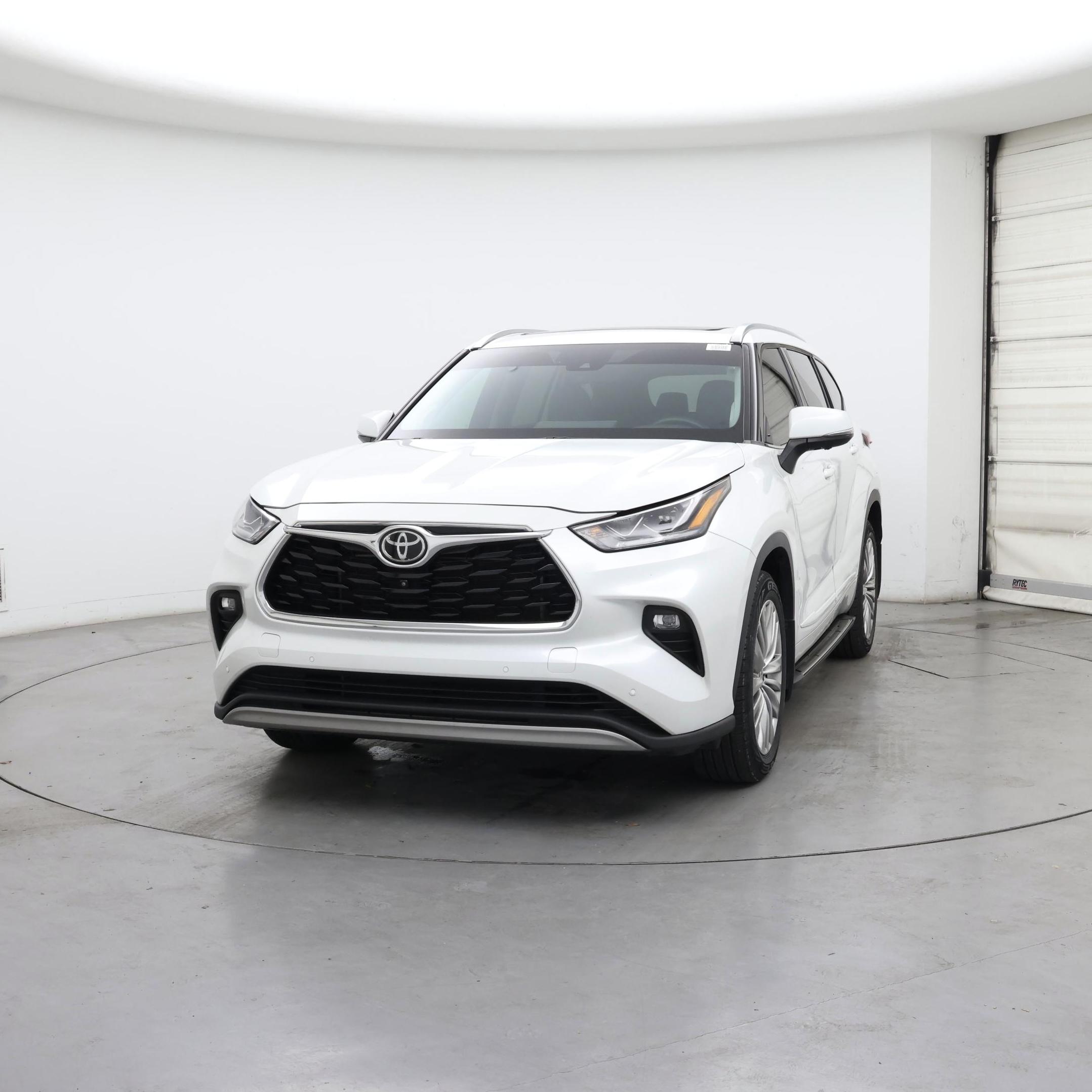 Thumbnail: 2023 Toyota Highlander - 4