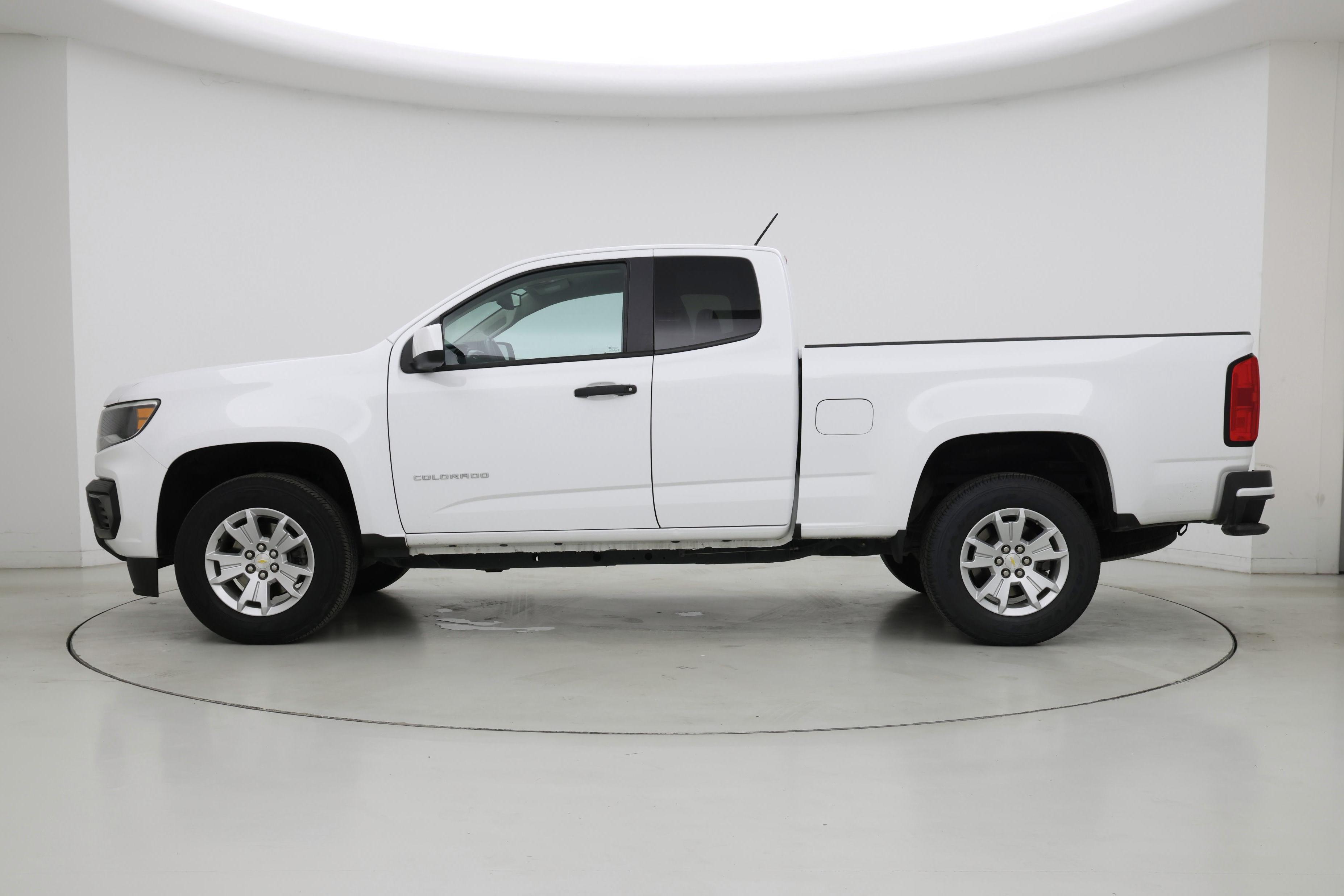 Thumbnail: 2022 Chevrolet Colorado - 3