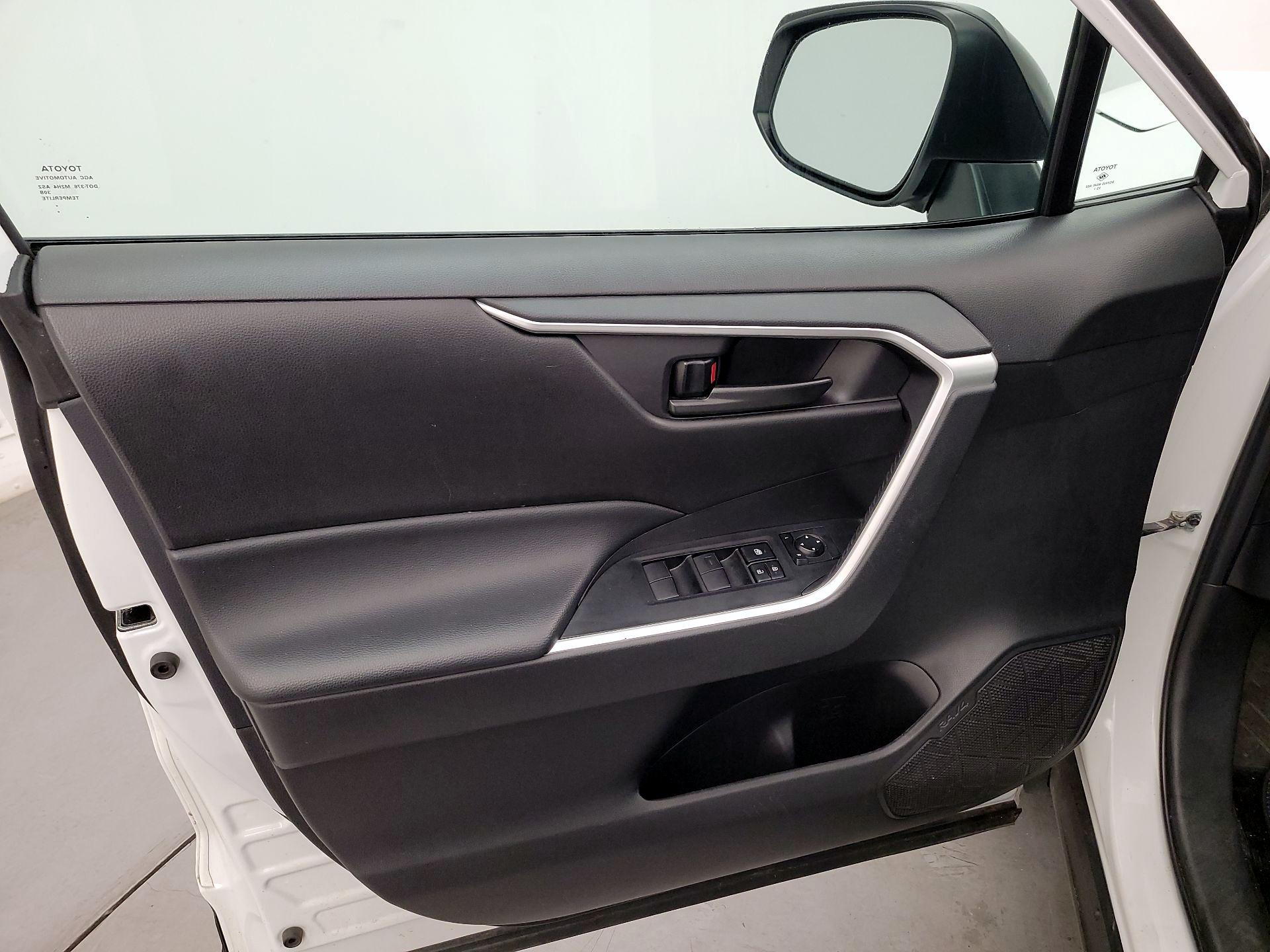 Thumbnail: 2024 Toyota RAV4 - 12