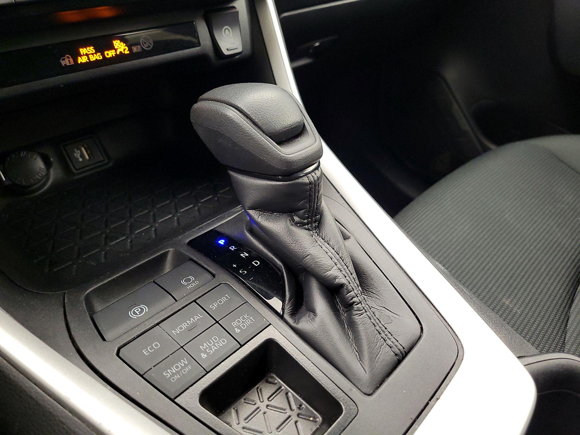 Thumbnail: 2024 Toyota RAV4 - 17