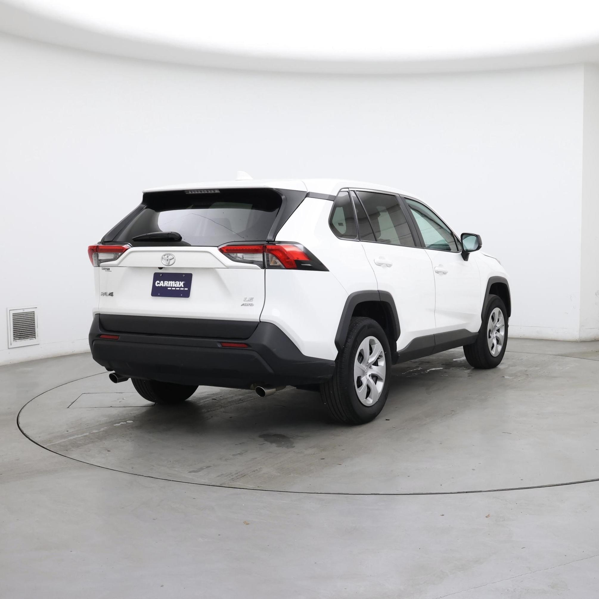 Thumbnail: 2024 Toyota RAV4 - 8