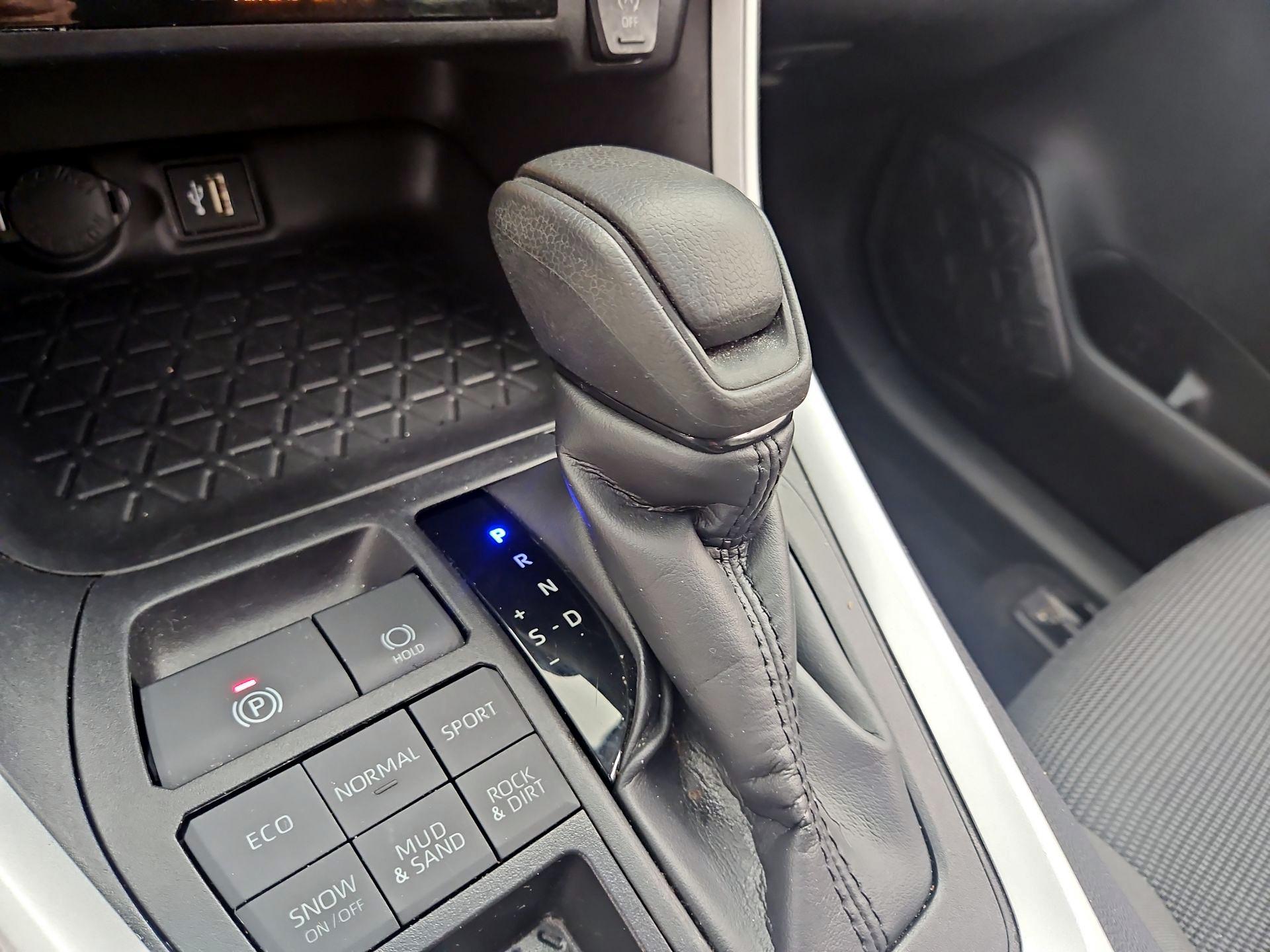 Thumbnail: 2024 Toyota RAV4 - 17