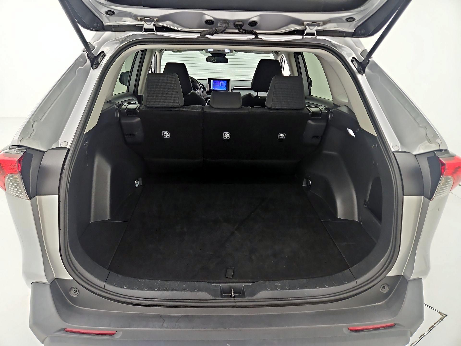 Thumbnail: 2024 Toyota RAV4 - 20