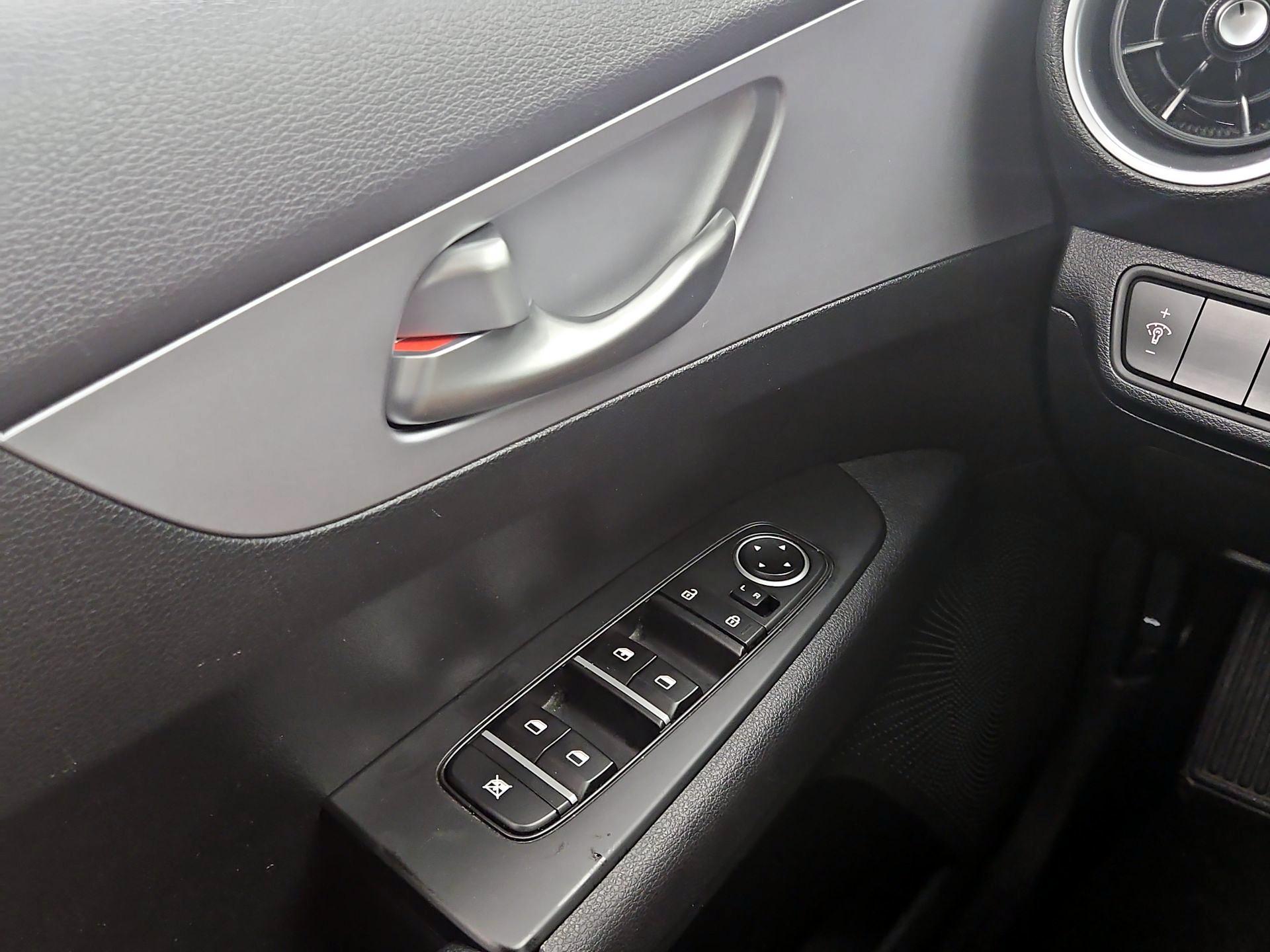 Thumbnail: 2024 Kia Forte - 12