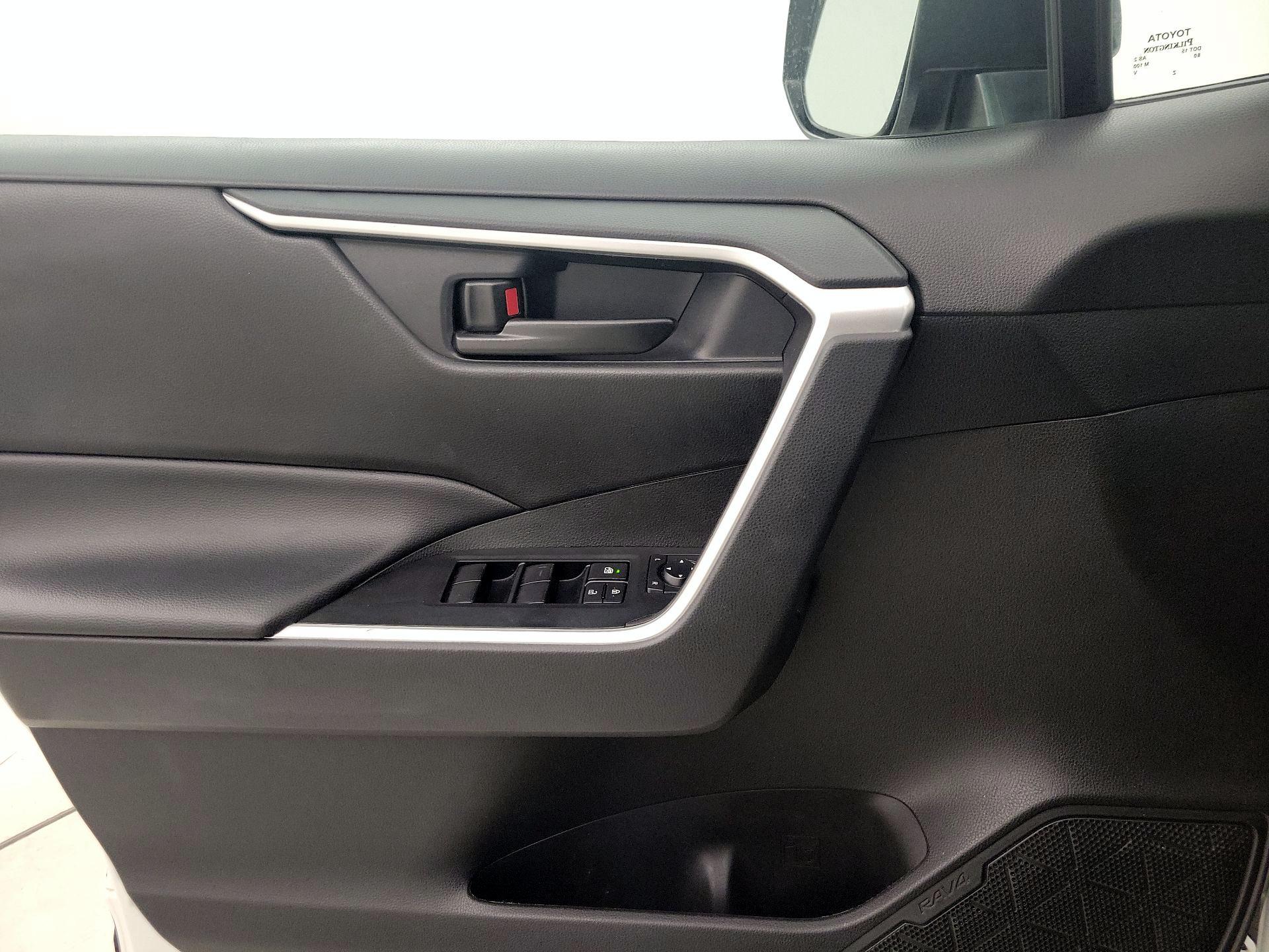 Thumbnail: 2024 Toyota RAV4 - 12