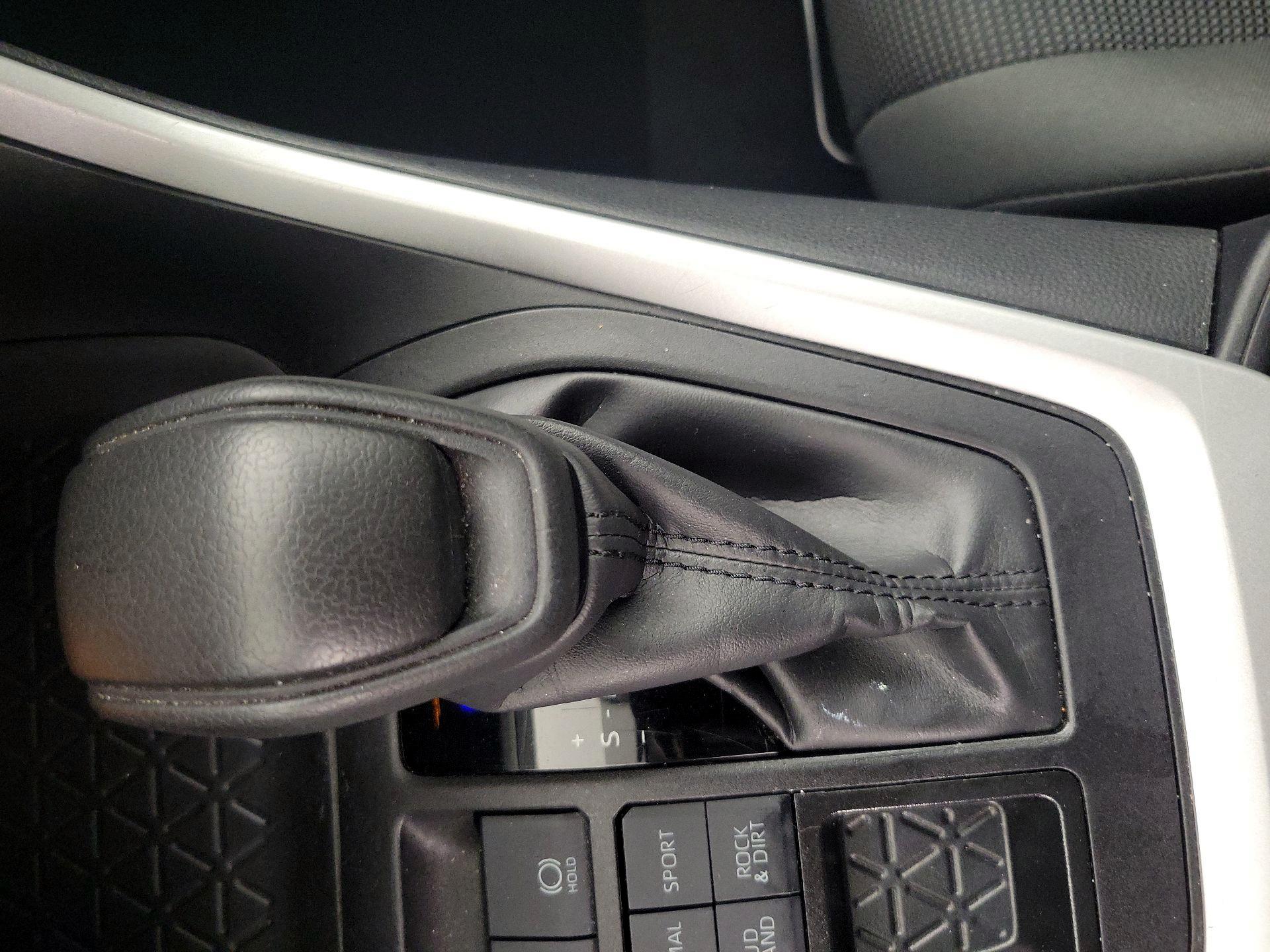 Thumbnail: 2024 Toyota RAV4 - 17