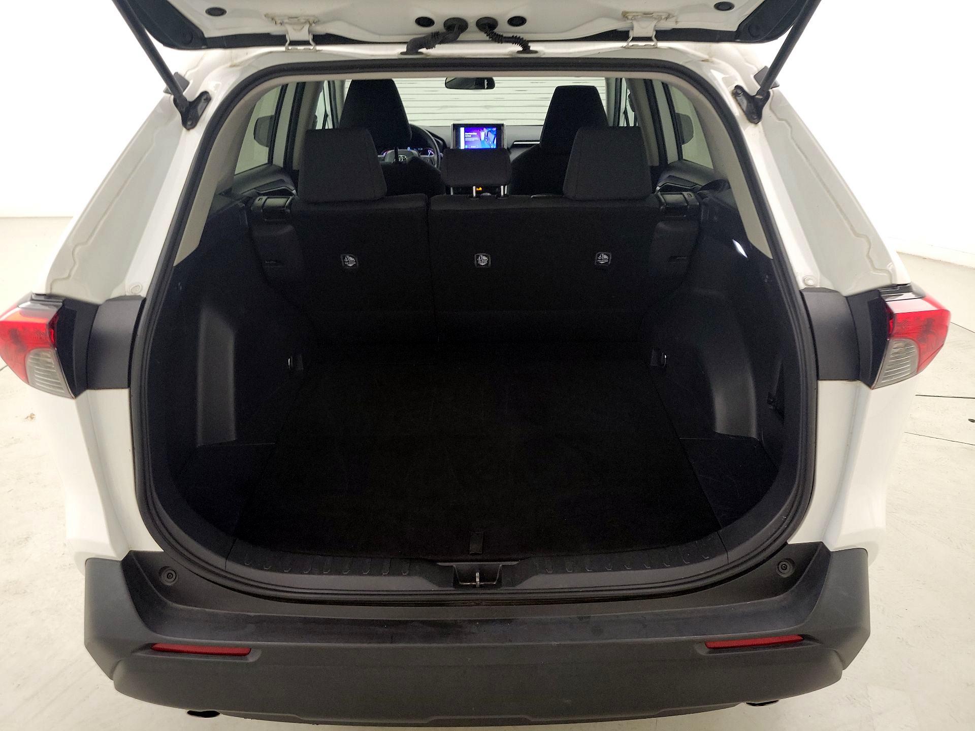 Thumbnail: 2024 Toyota RAV4 - 20