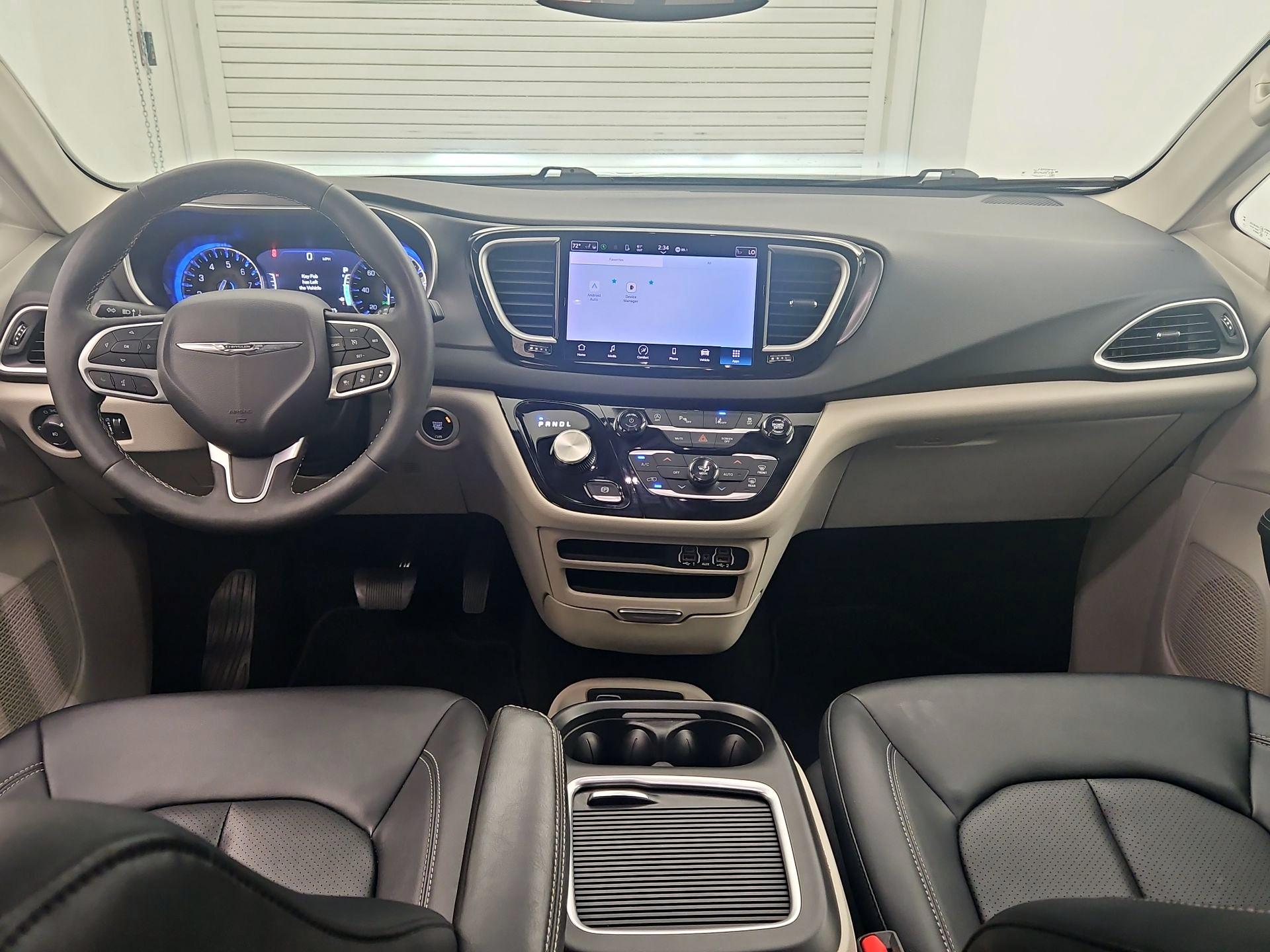 Thumbnail: 2024 Chrysler Pacifica - 9