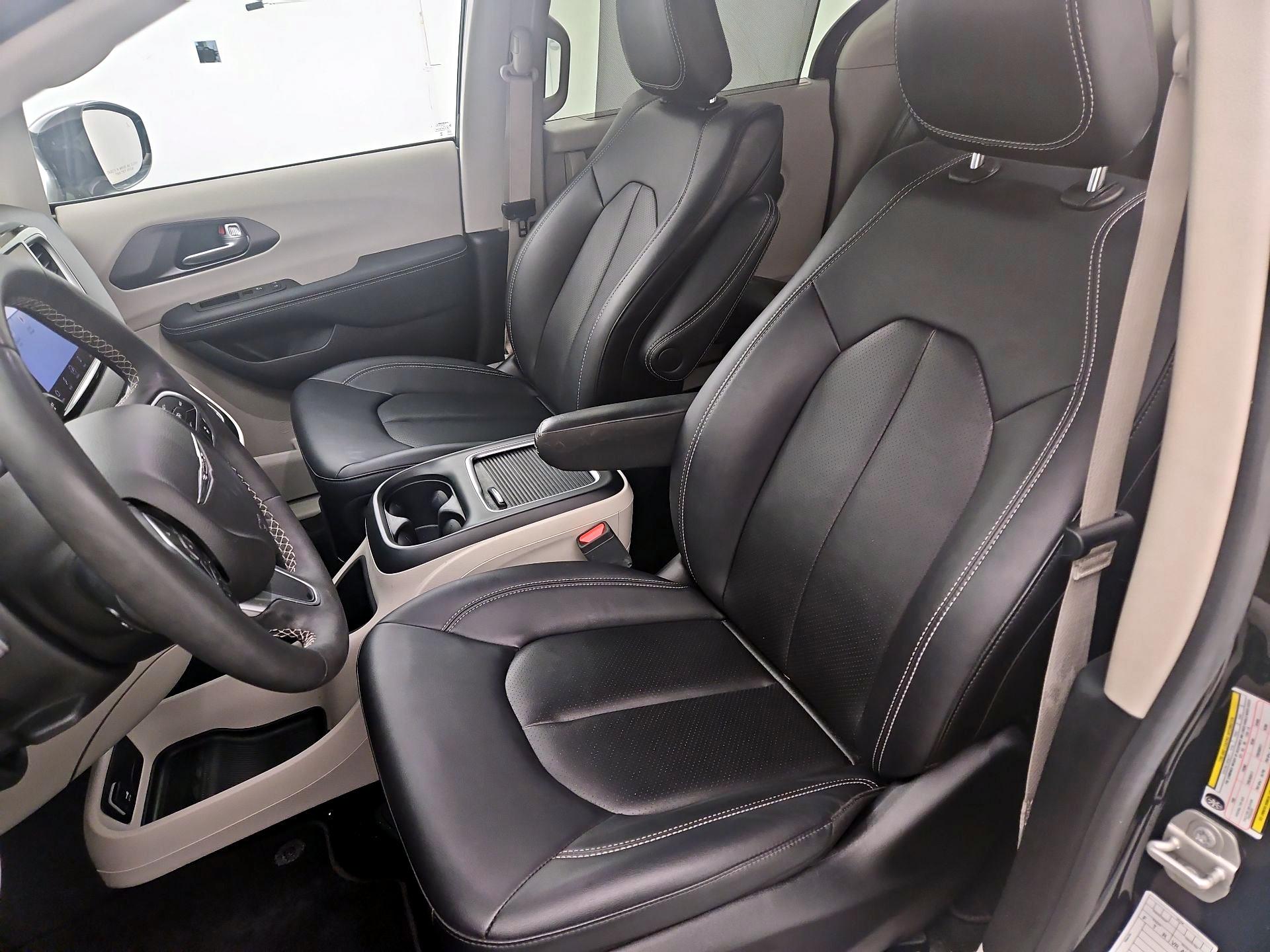 Thumbnail: 2024 Chrysler Pacifica - 11