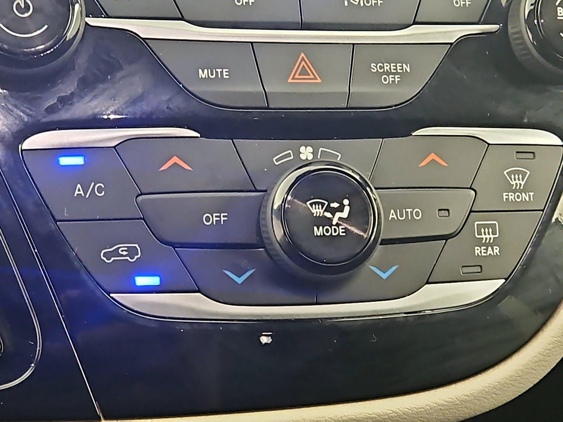 Thumbnail: 2024 Chrysler Pacifica - 16