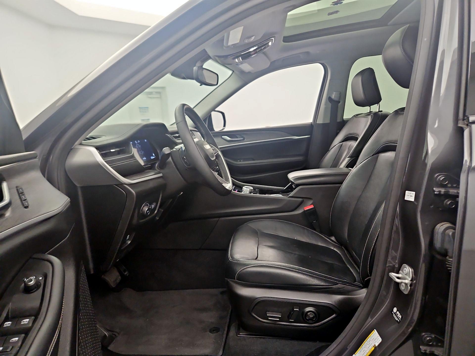 Thumbnail: 2023 Jeep Grand Cherokee L - 11