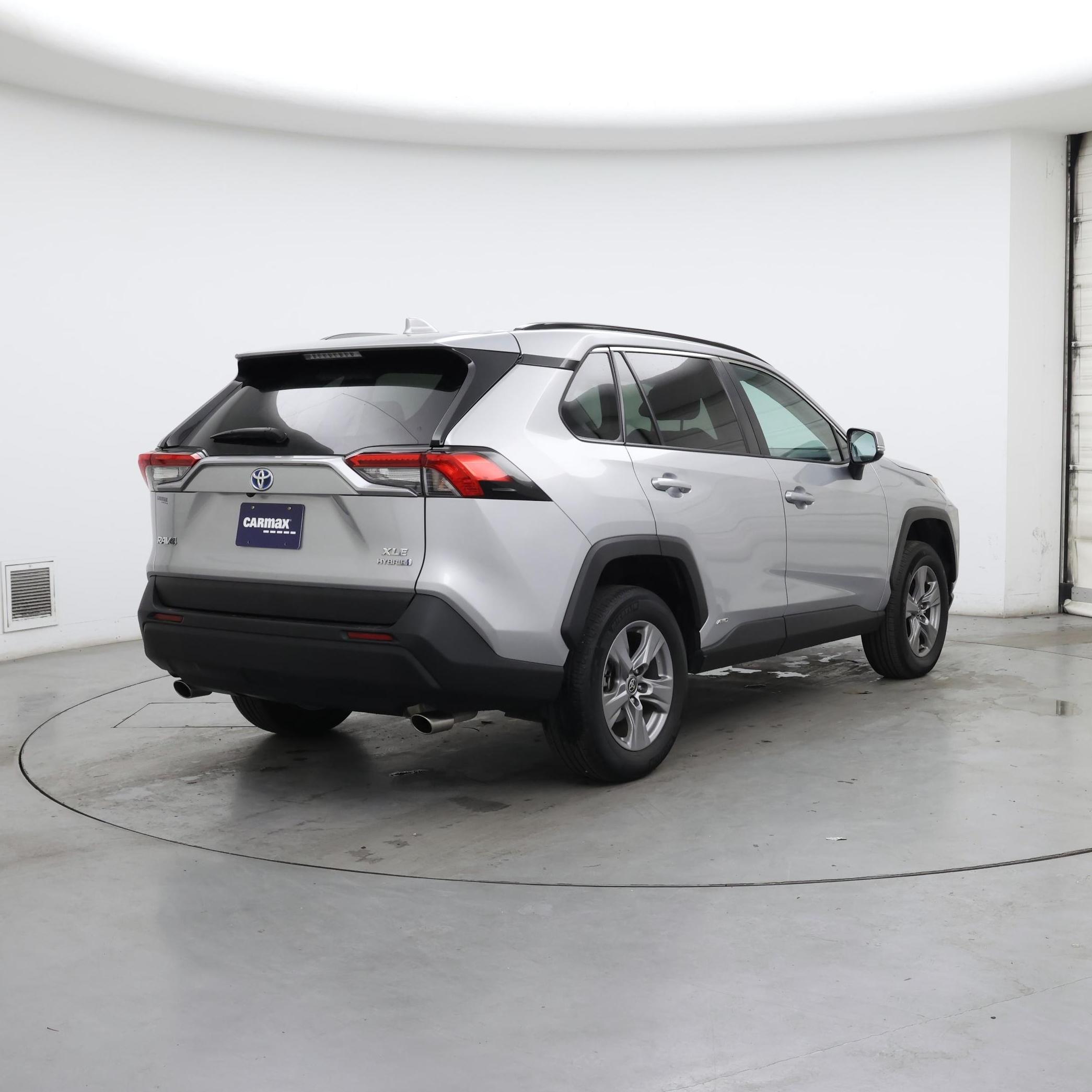 Thumbnail: 2023 Toyota RAV4 - 8