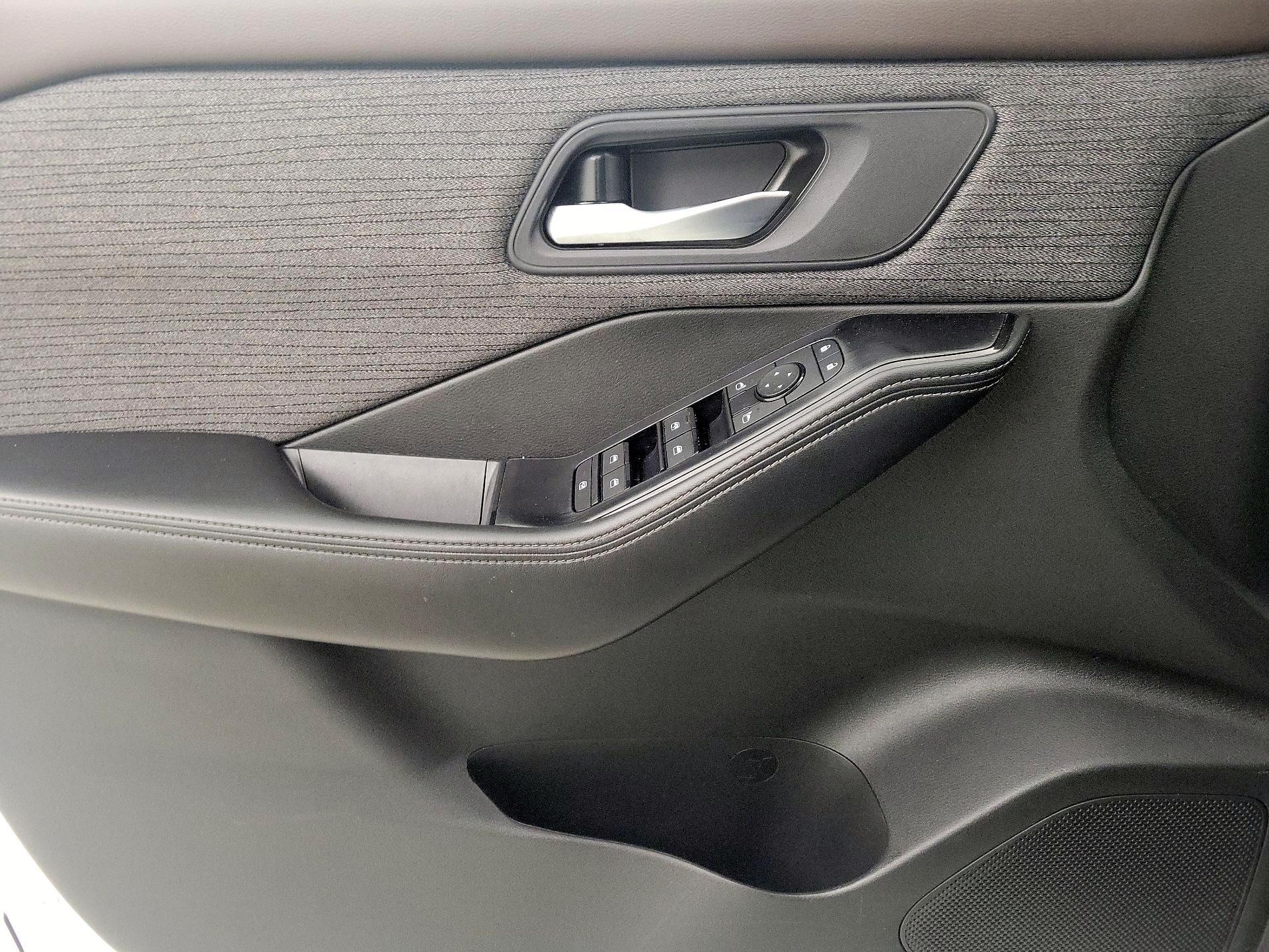 Thumbnail: 2023 Nissan Rogue - 12