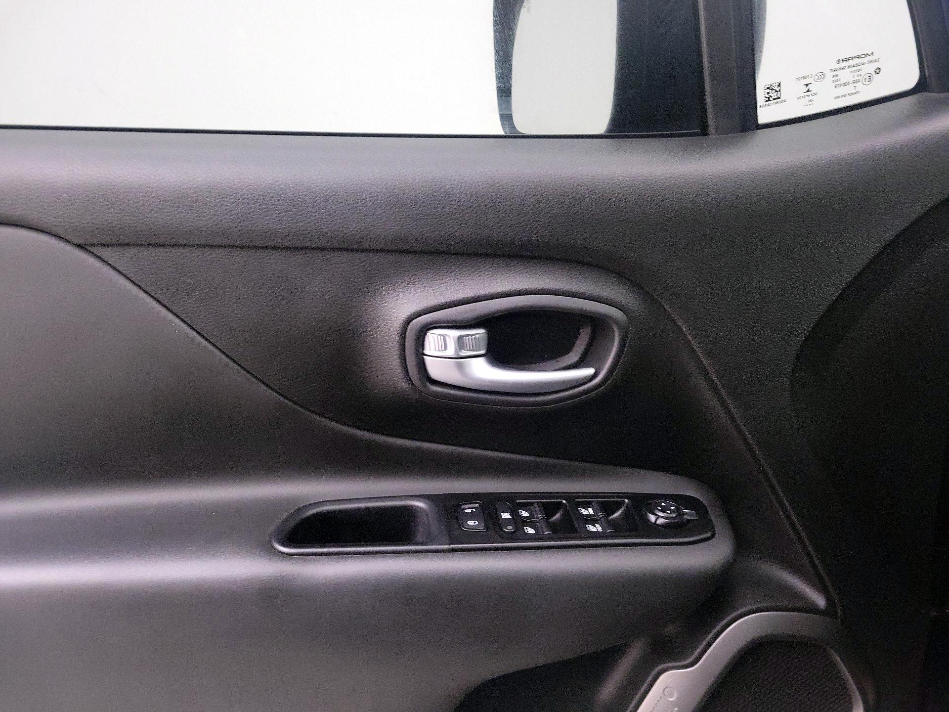 Thumbnail: 2020 Jeep Renegade - 12