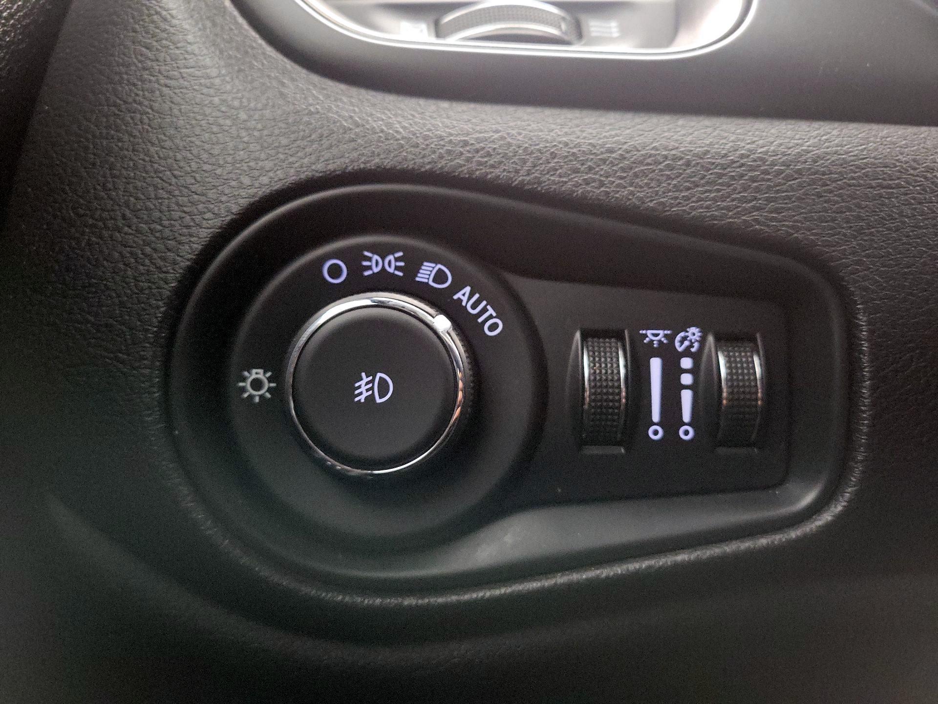 Thumbnail: 2020 Jeep Renegade - 13