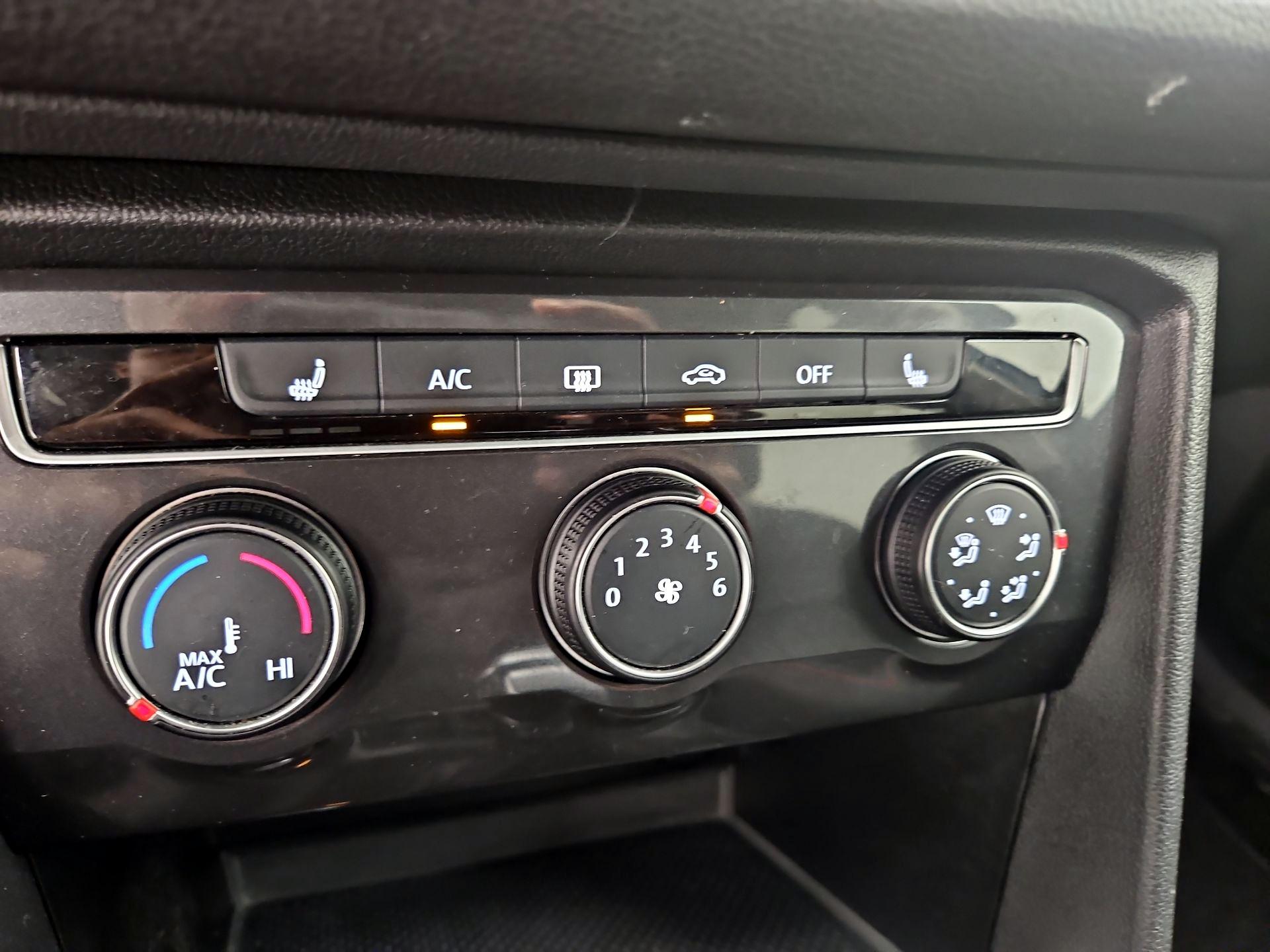 Thumbnail: 2024 Volkswagen Tiguan - 16