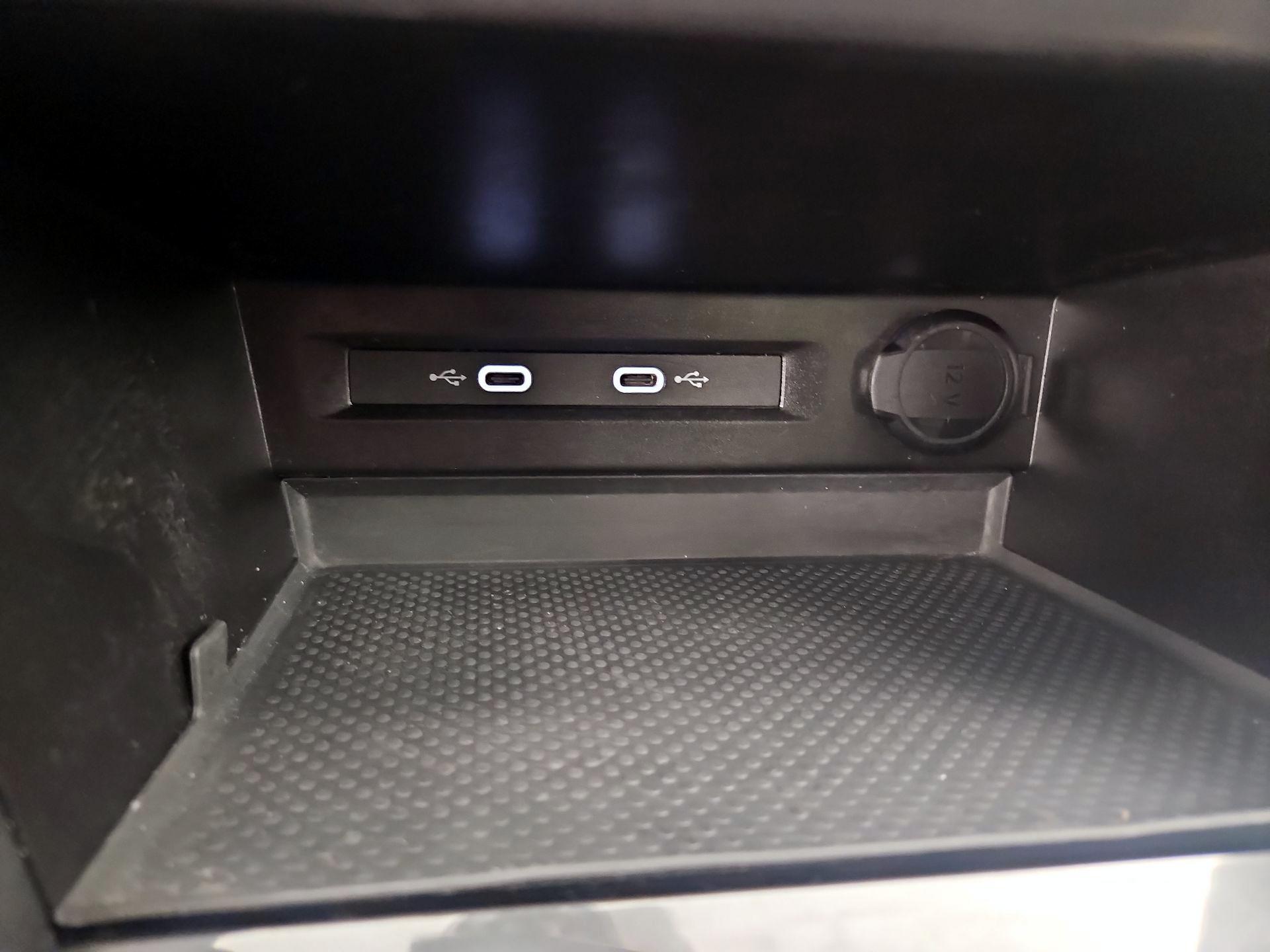 Thumbnail: 2024 Volkswagen Tiguan - 18