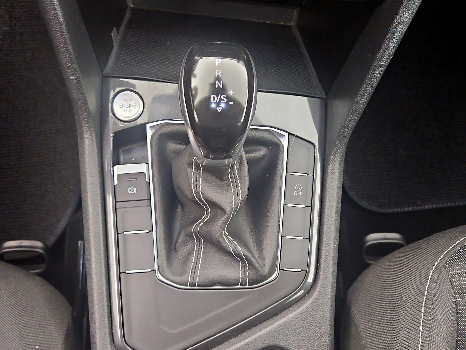 Thumbnail: 2024 Volkswagen Tiguan - 17