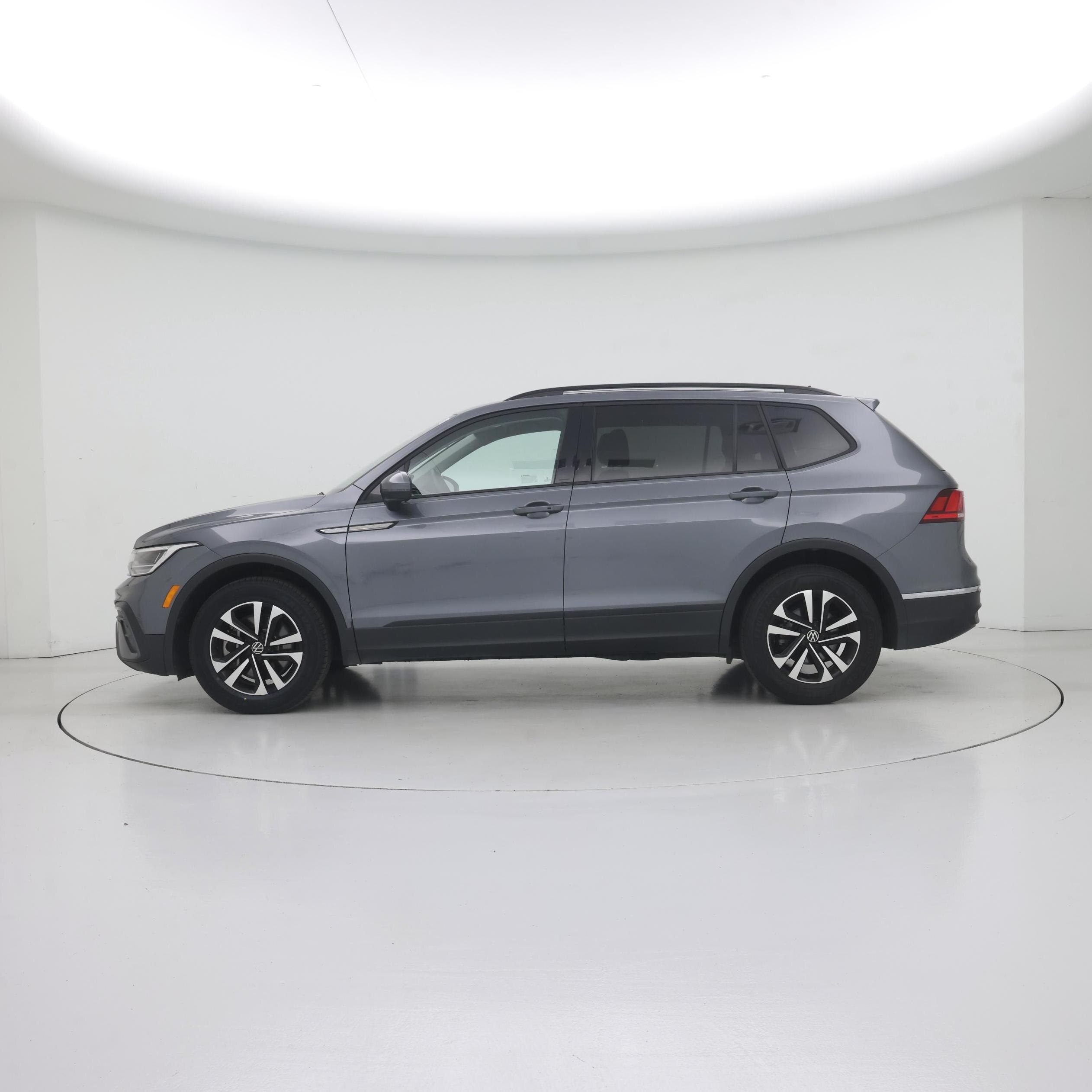 Thumbnail: 2024 Volkswagen Tiguan - 3
