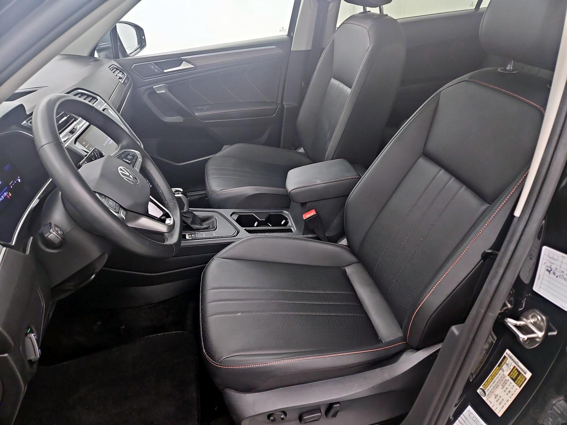 Thumbnail: 2024 Volkswagen Tiguan - 11