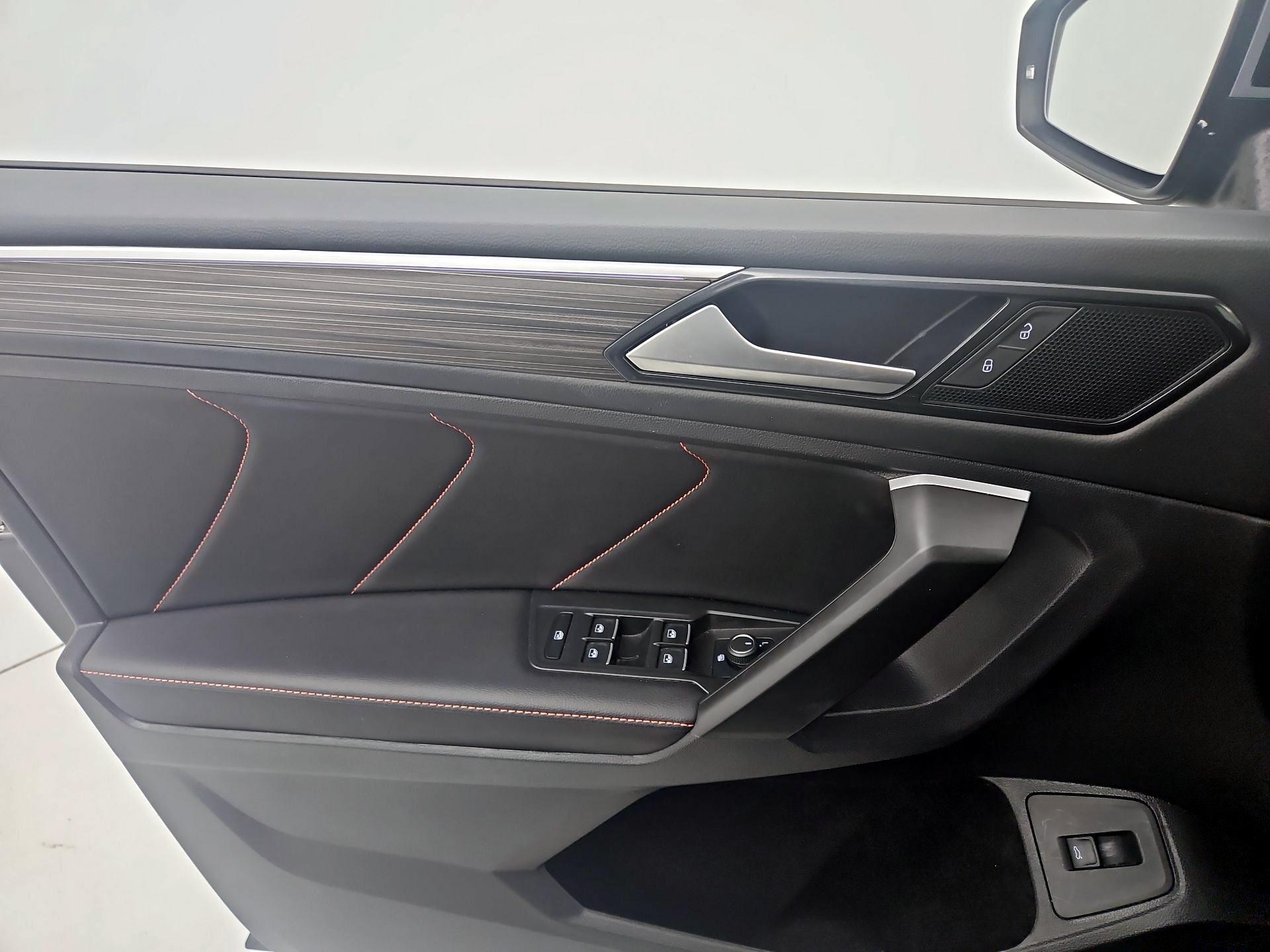 Thumbnail: 2024 Volkswagen Tiguan - 12