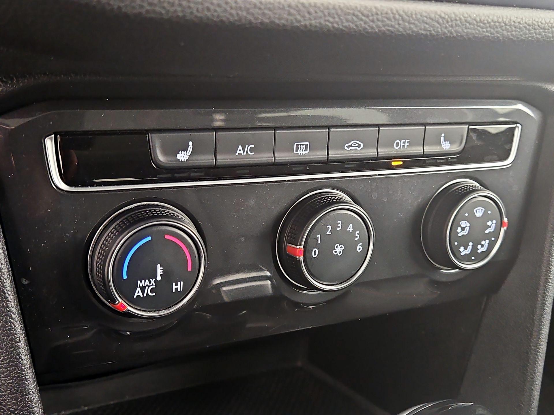 Thumbnail: 2024 Volkswagen Tiguan - 16