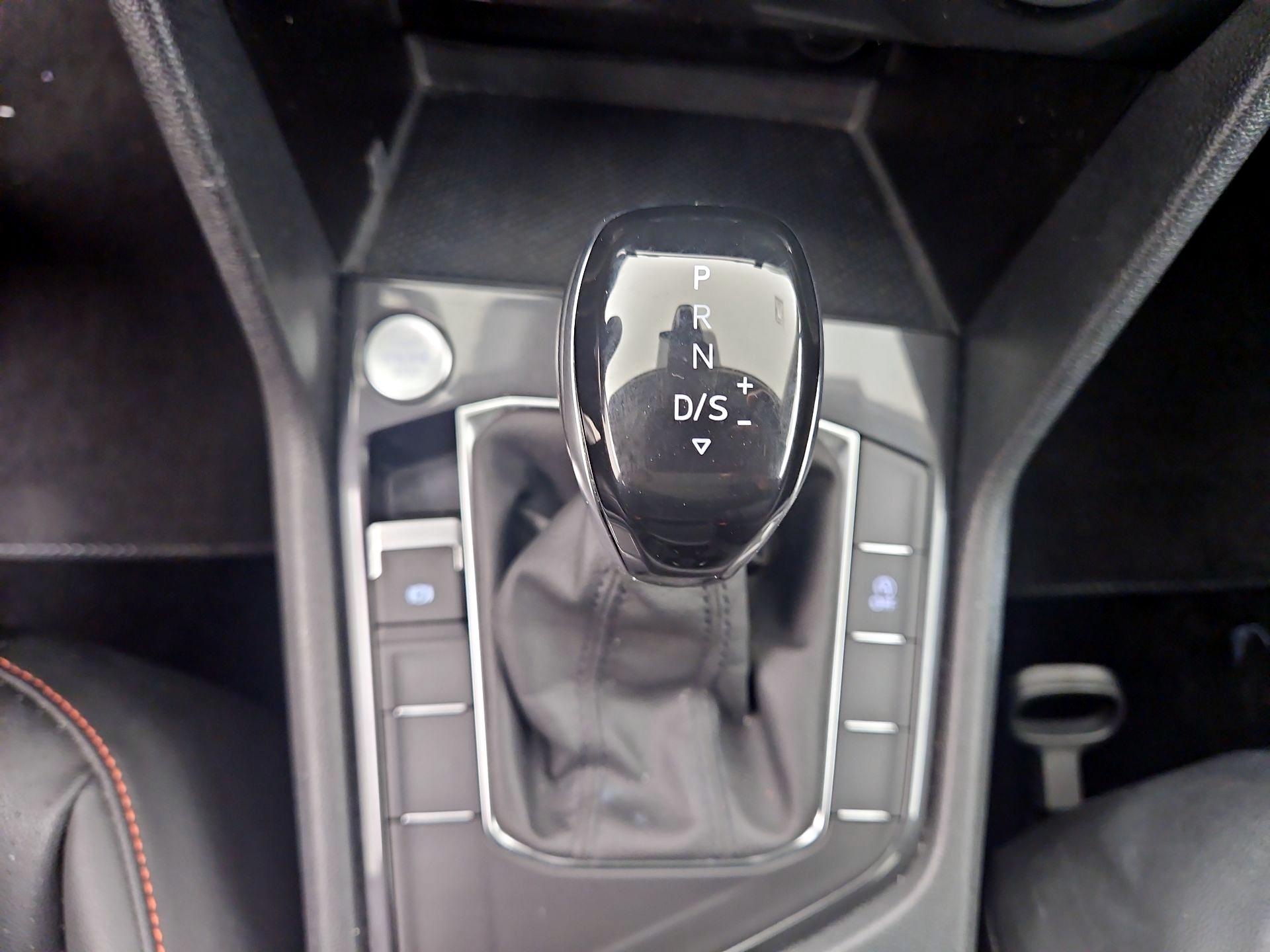 Thumbnail: 2024 Volkswagen Tiguan - 17