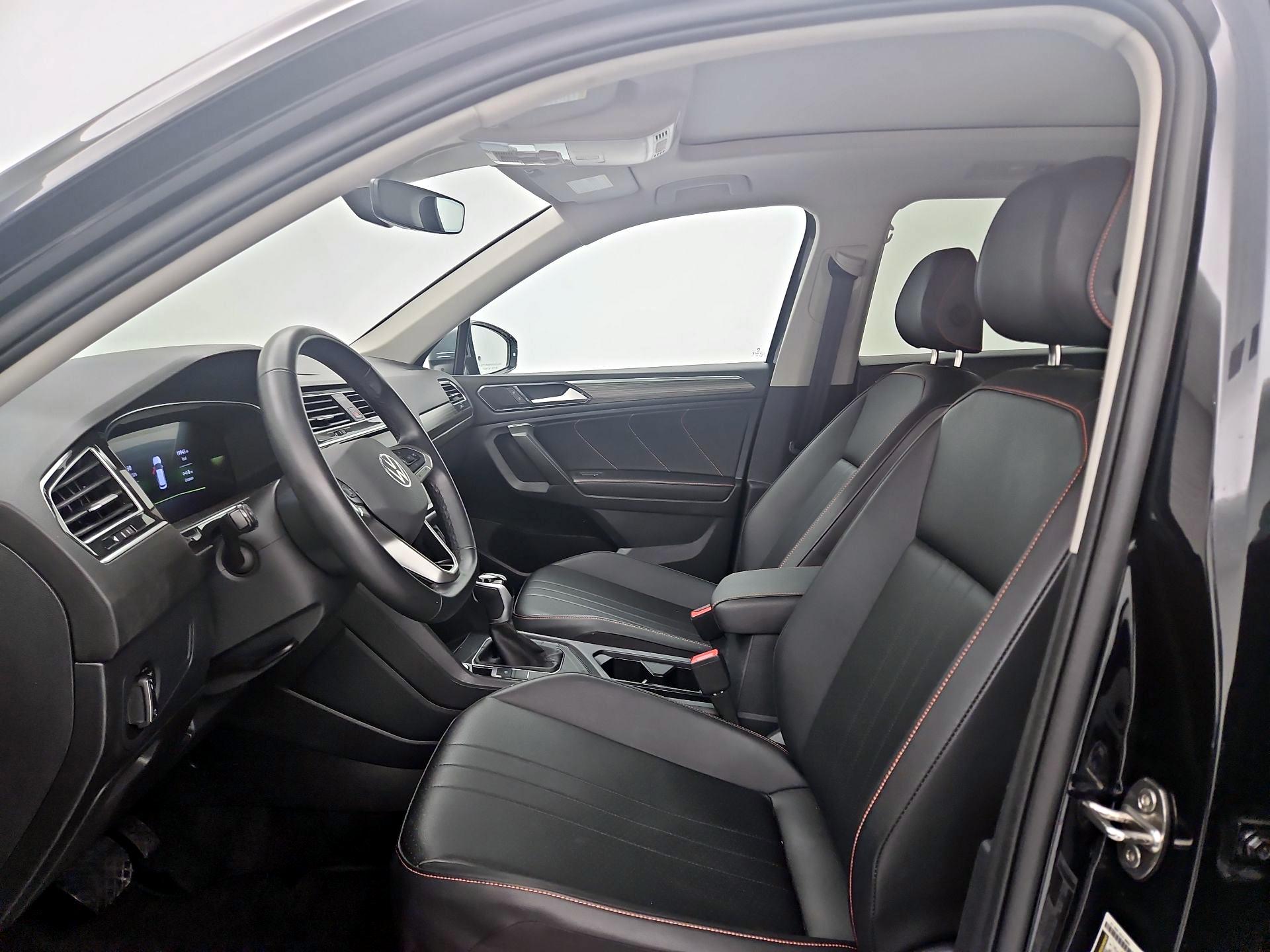 Thumbnail: 2024 Volkswagen Tiguan - 11