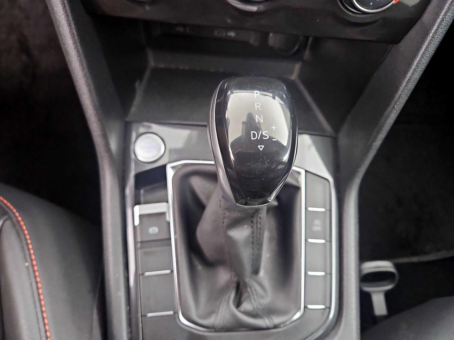 Thumbnail: 2024 Volkswagen Tiguan - 18