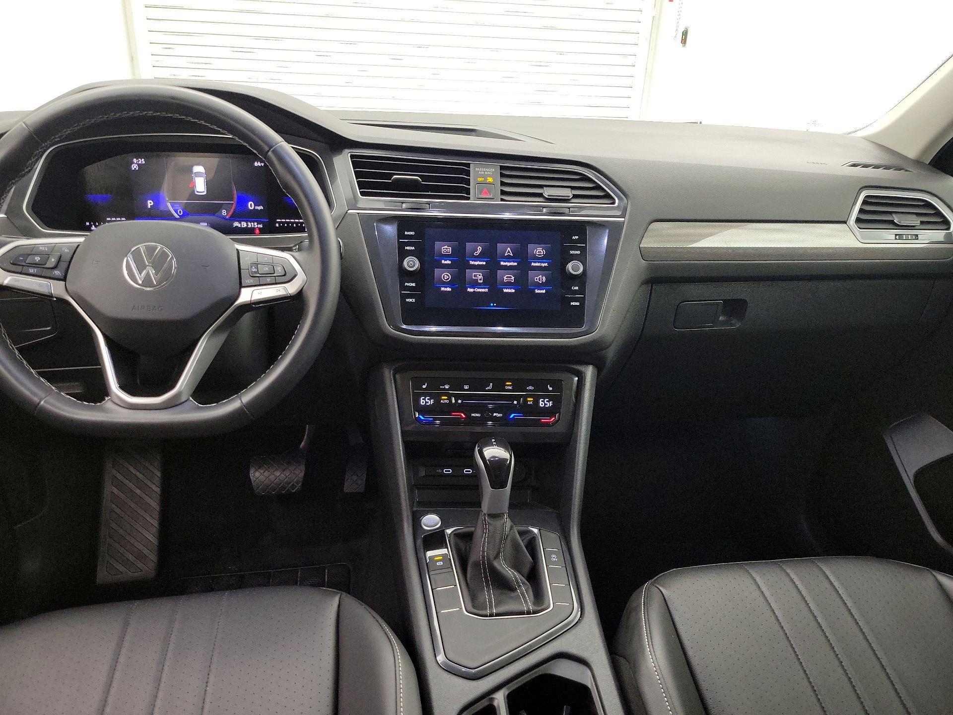 Thumbnail: 2024 Volkswagen Tiguan - 9