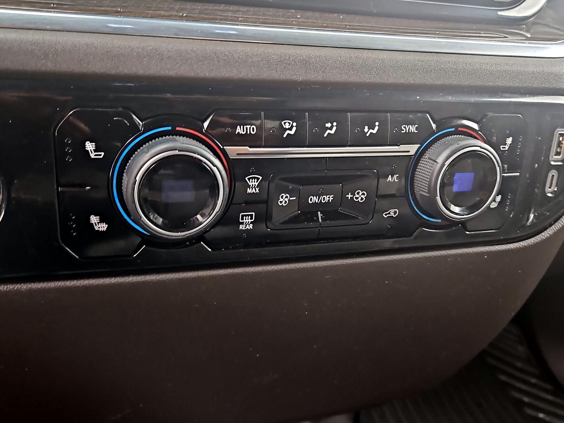 Thumbnail: 2024 Chevrolet Silverado 1500 - 17