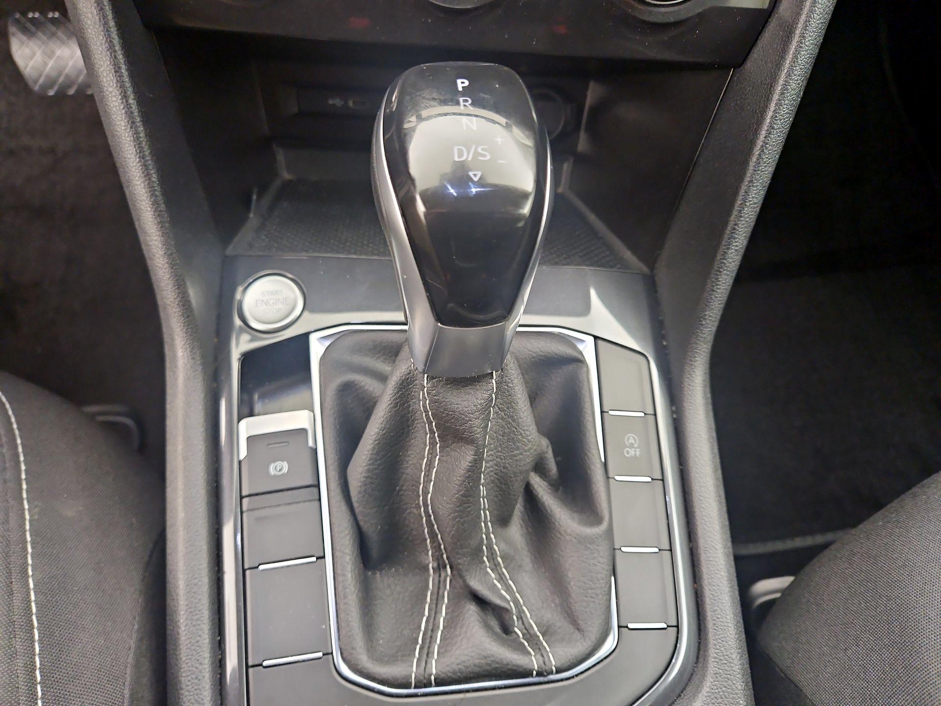 Thumbnail: 2024 Volkswagen Tiguan - 17