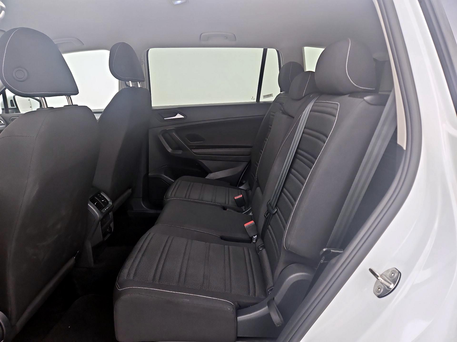 Thumbnail: 2024 Volkswagen Tiguan - 19