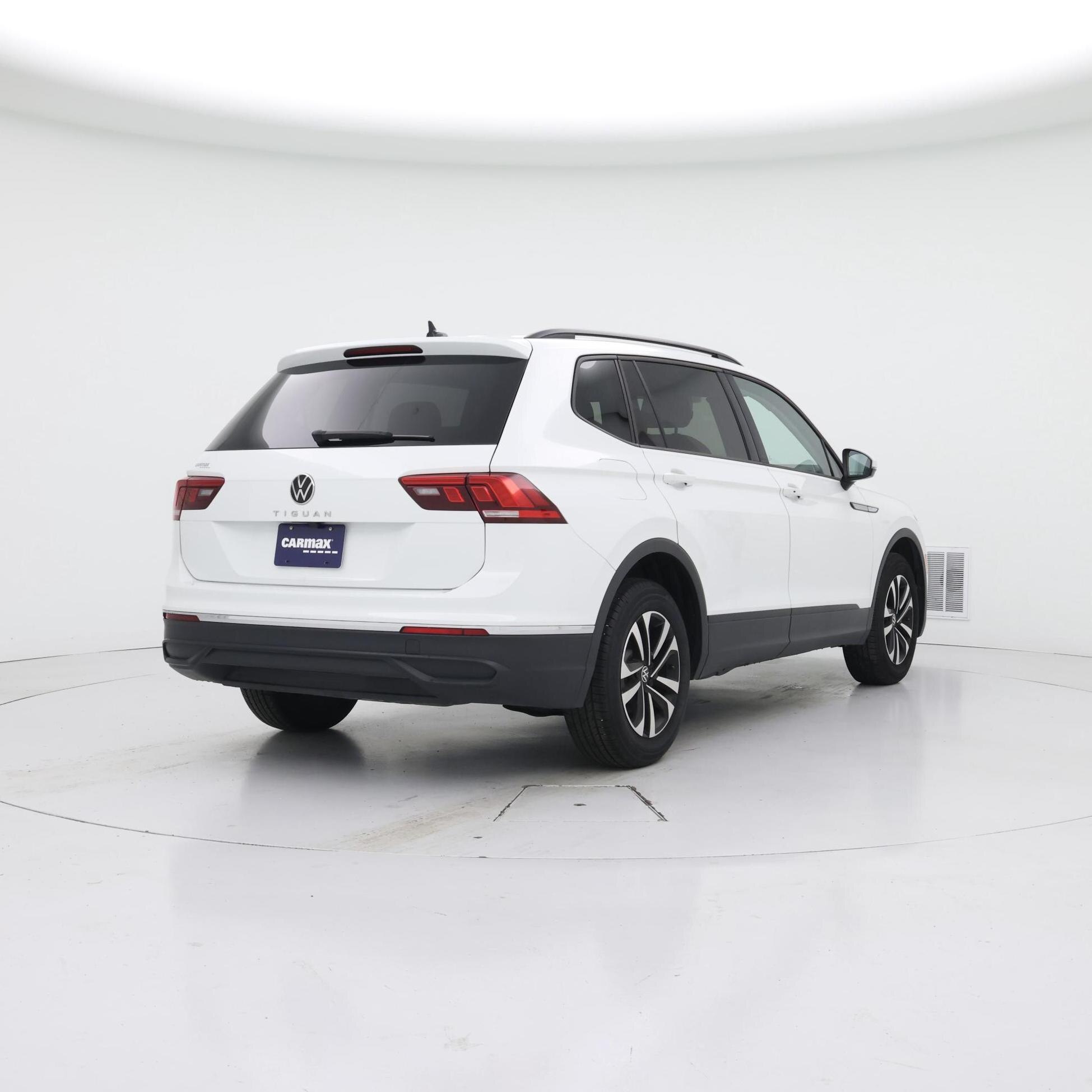 Thumbnail: 2024 Volkswagen Tiguan - 8