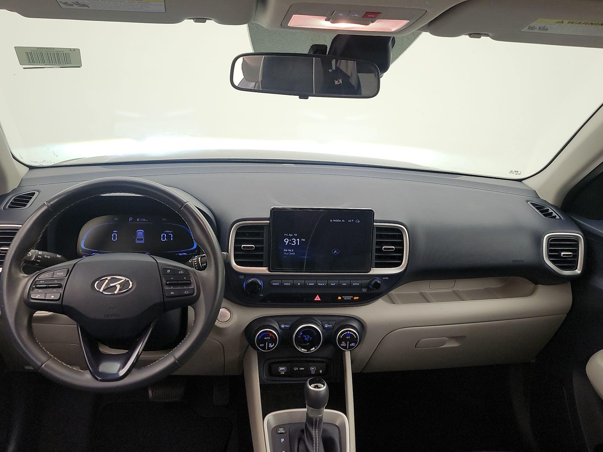 Thumbnail: 2023 Hyundai Venue - 9