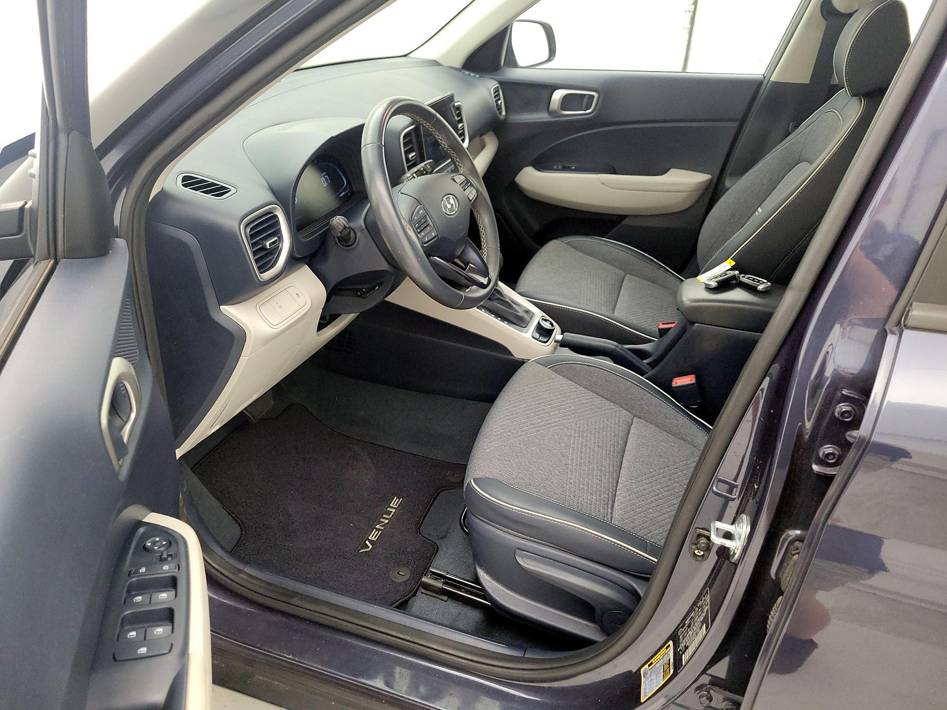 Thumbnail: 2023 Hyundai Venue - 11