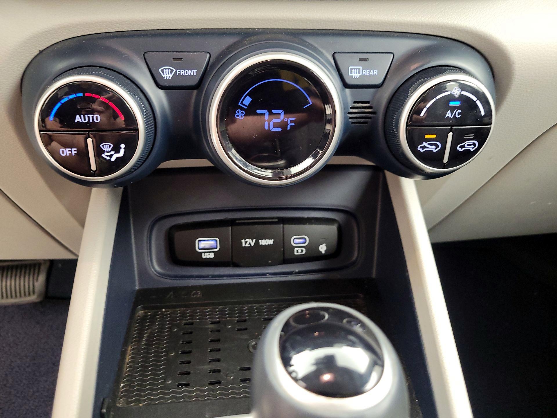 Thumbnail: 2023 Hyundai Venue - 16