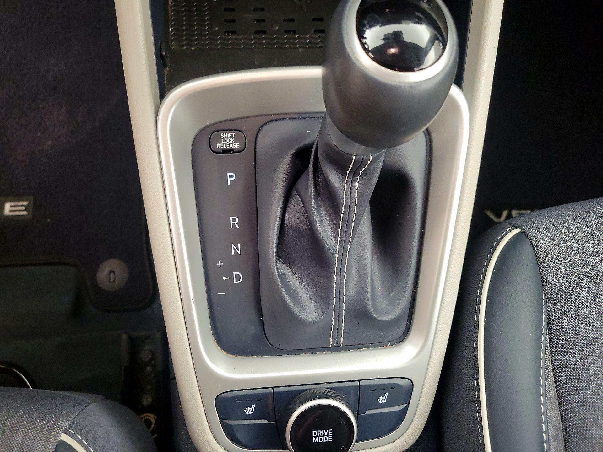 Thumbnail: 2023 Hyundai Venue - 17