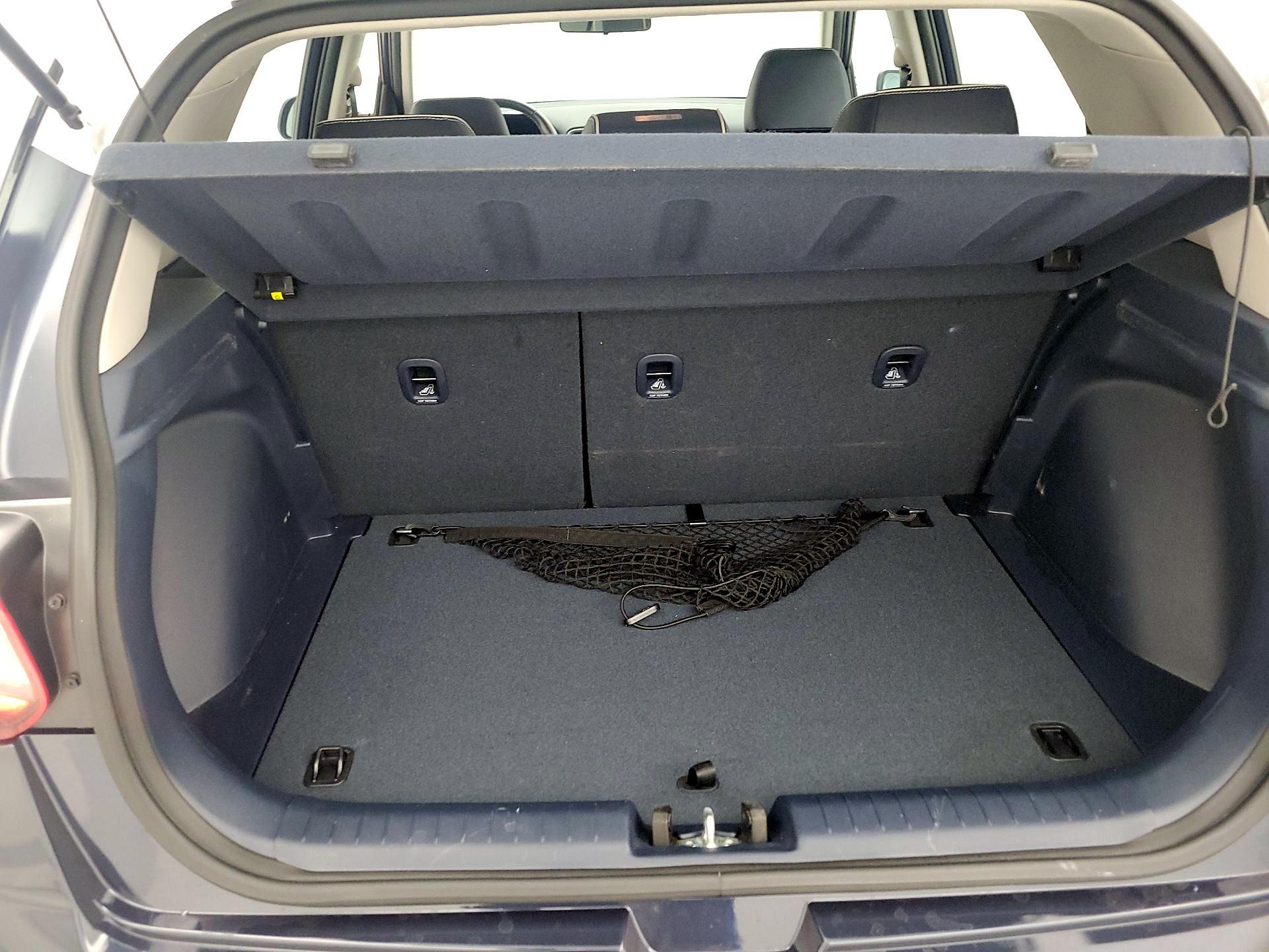 Thumbnail: 2023 Hyundai Venue - 20