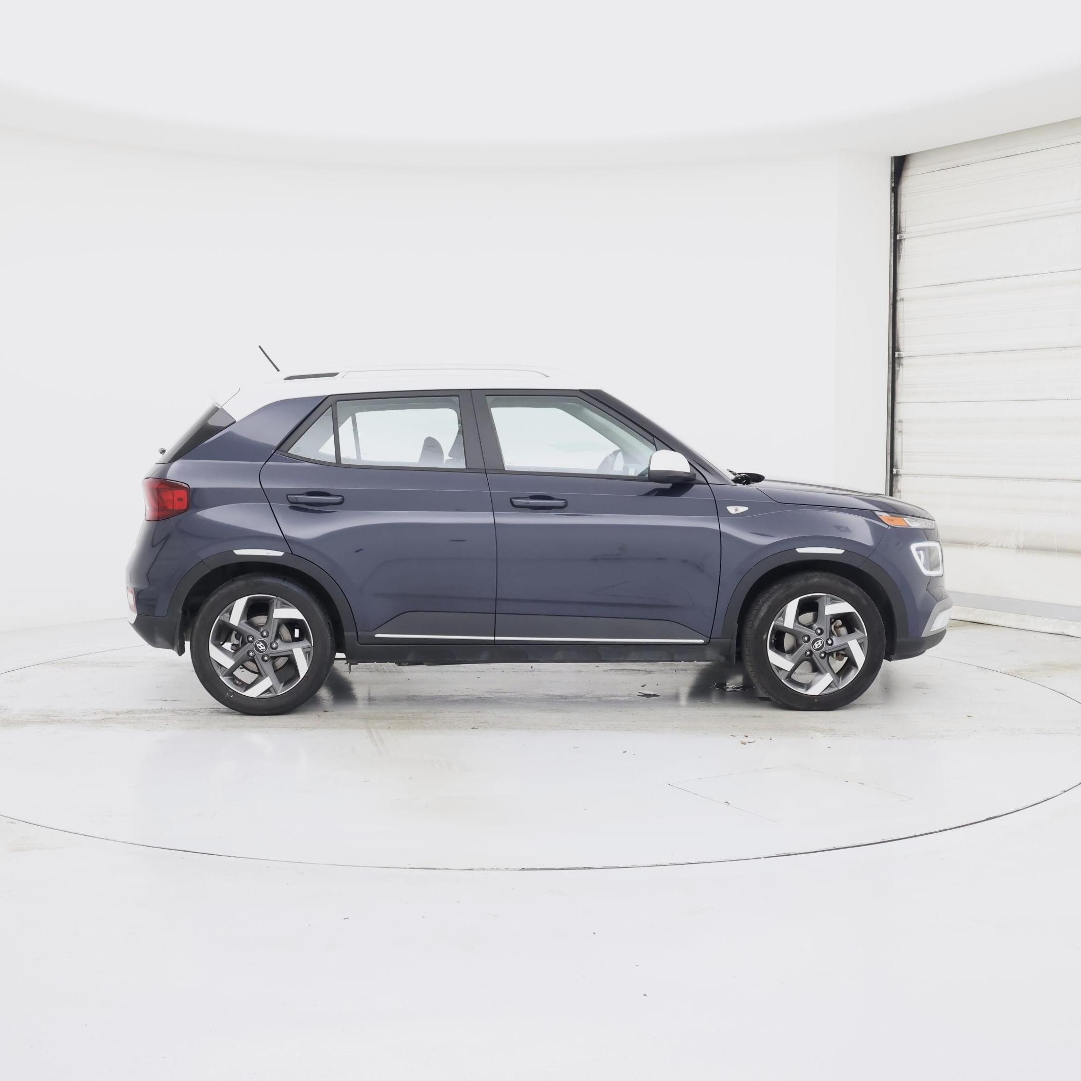 Thumbnail: 2023 Hyundai Venue - 7