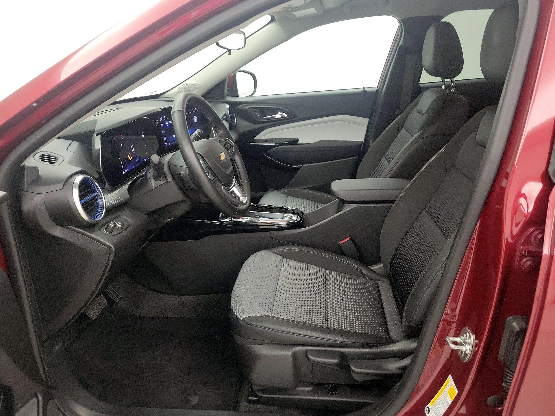 Thumbnail: 2025 Chevrolet Trax - 11