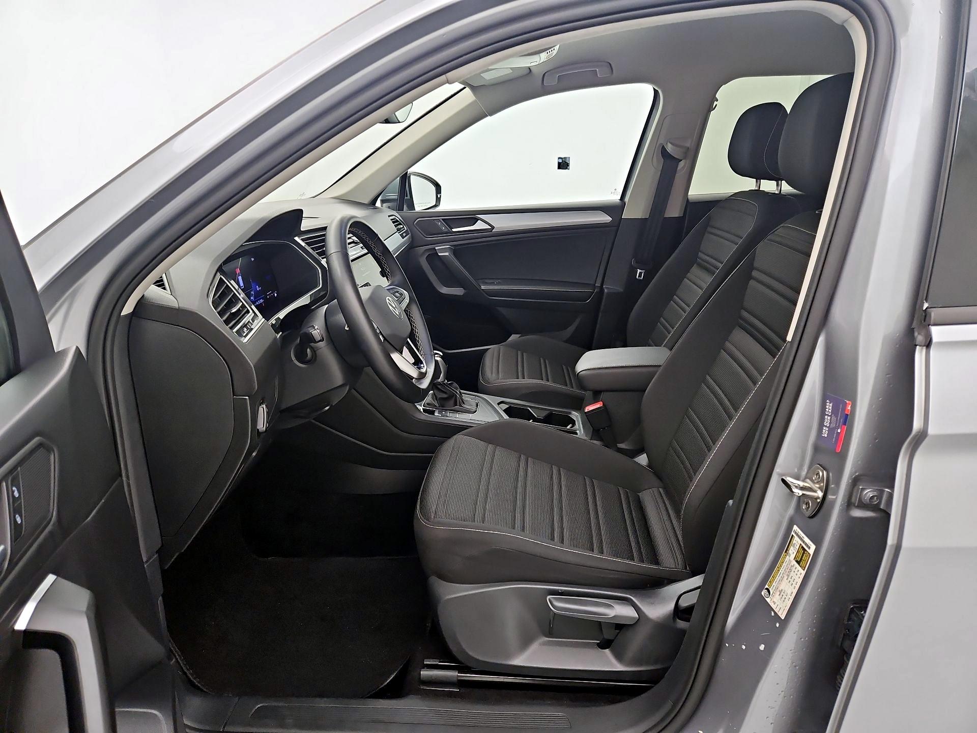 Thumbnail: 2024 Volkswagen Tiguan - 11