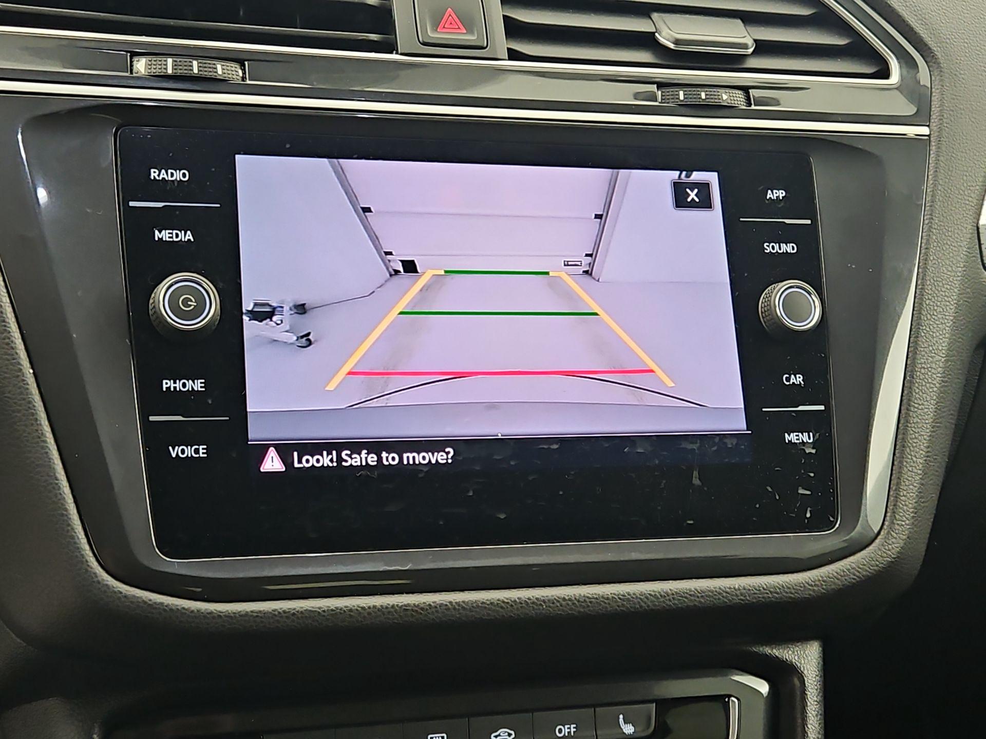 Thumbnail: 2024 Volkswagen Tiguan - 14