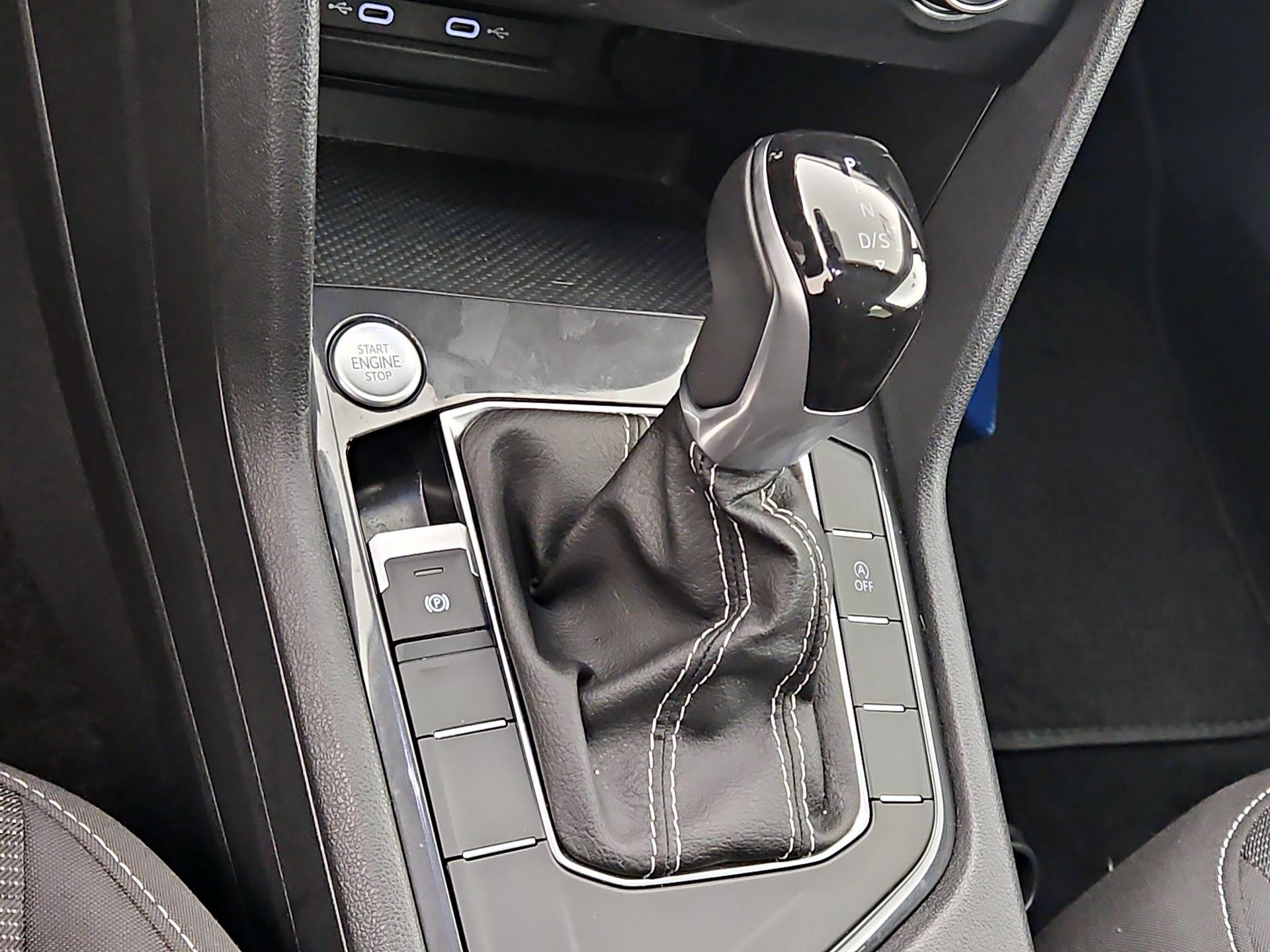 Thumbnail: 2024 Volkswagen Tiguan - 17