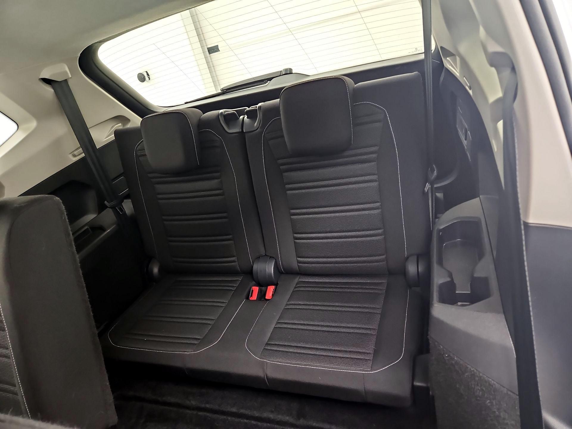 Thumbnail: 2024 Volkswagen Tiguan - 20